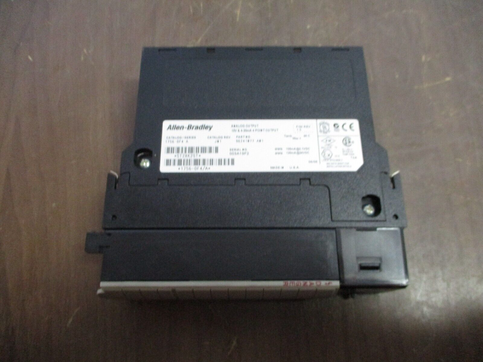 Allen-Bradley Analog Output Module 1756-OF4 Ser. A Rev. J01 F/W Rev. 1.5 4PT 10V