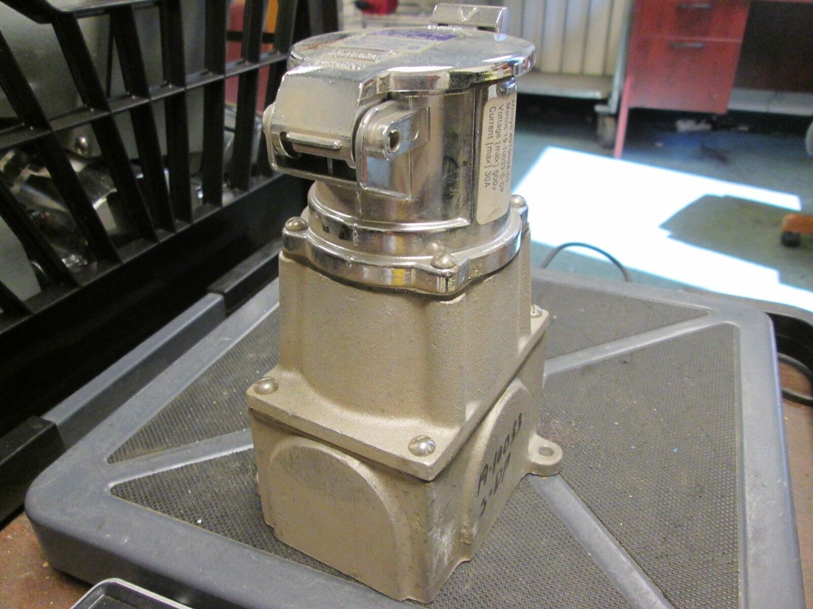 Meltric Receptacle w/ Base 19-10033S-DP 30A 600V Used