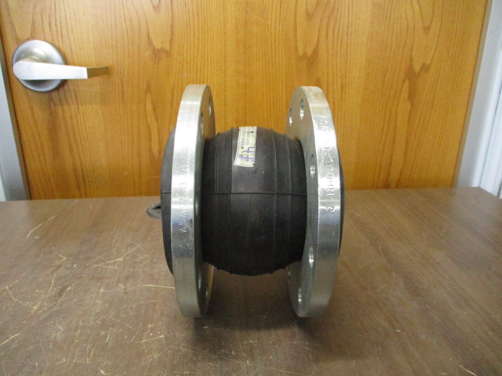 Flex-Hose Flexzorber Expansion Joint NNS 4" x 6" Size: 4" x 6" New Surplus