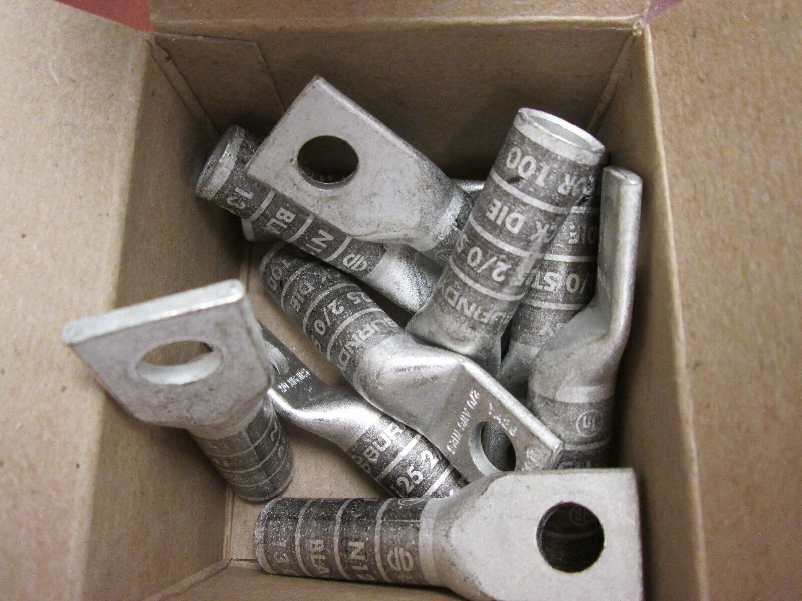 Burndy Crimp Lug YA26 2/0 AWG CU Black Die 13 Lot of 10 New