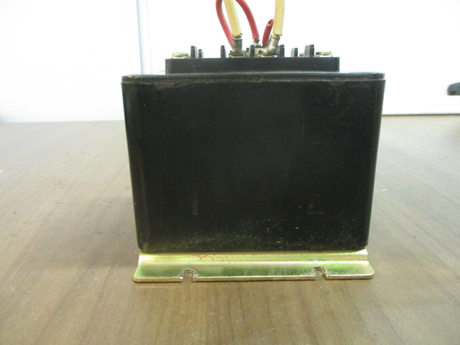 Instrument Transformers Potential Transformer 469-480 Ratio 4:1 Pri: 480V Used