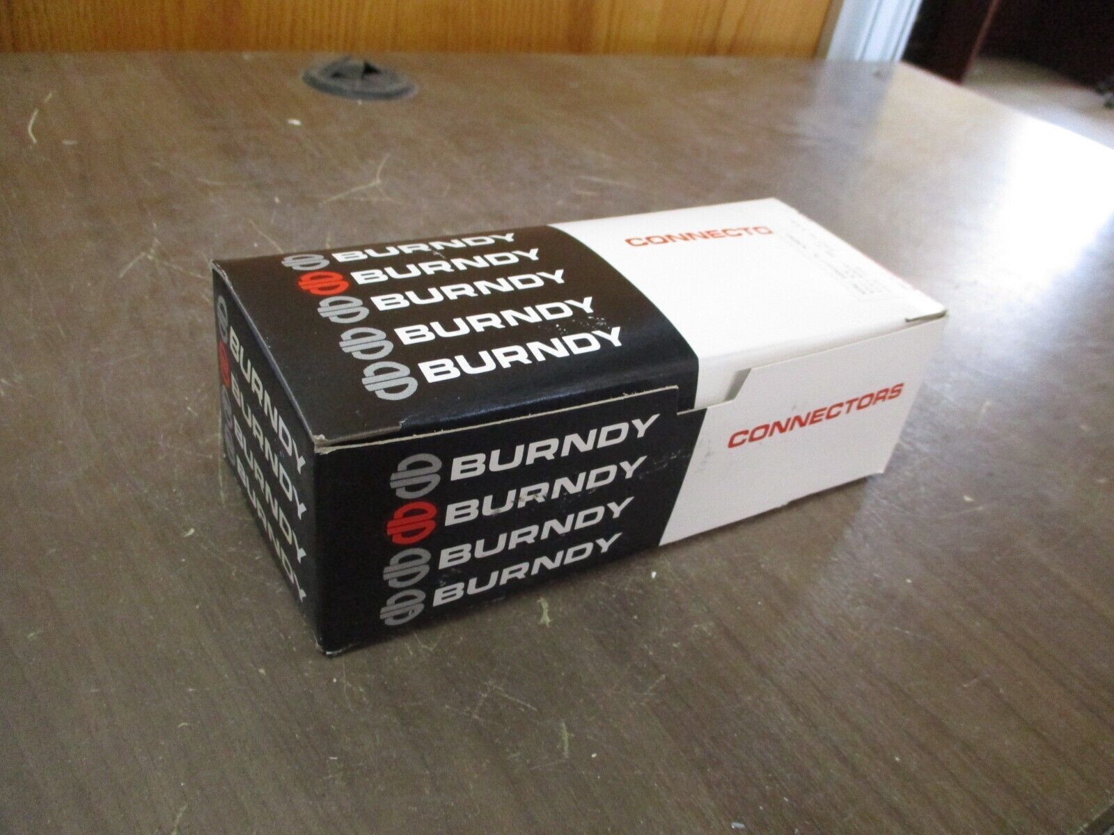 Burndy Hylug Crimp Lug YA34A1 500 AL 1-Hole 5/8" *Box of 2* New Surplus