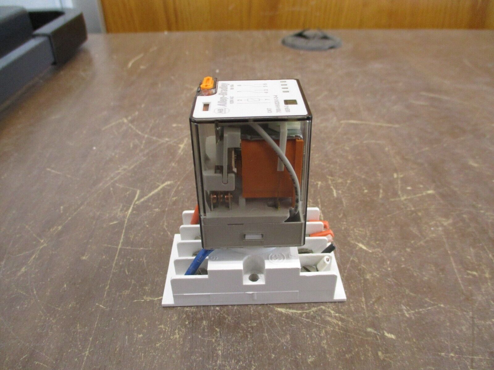 Allen-Bradley Relay 700-HA32A1-3-4 120V Coil w/ Base Used