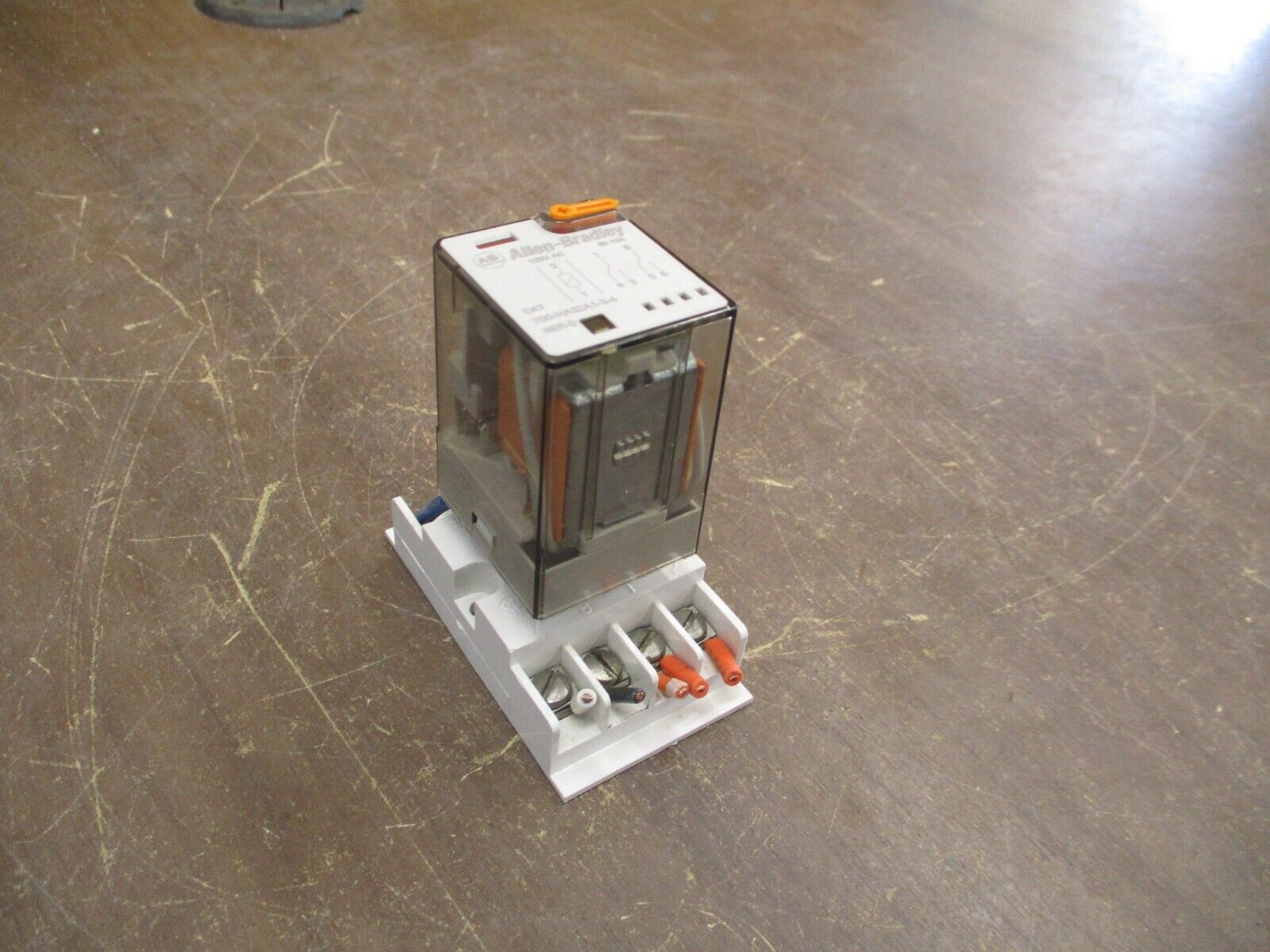 Allen-Bradley Relay 700-HA32A1-3-4 120V Coil w/ Base Used
