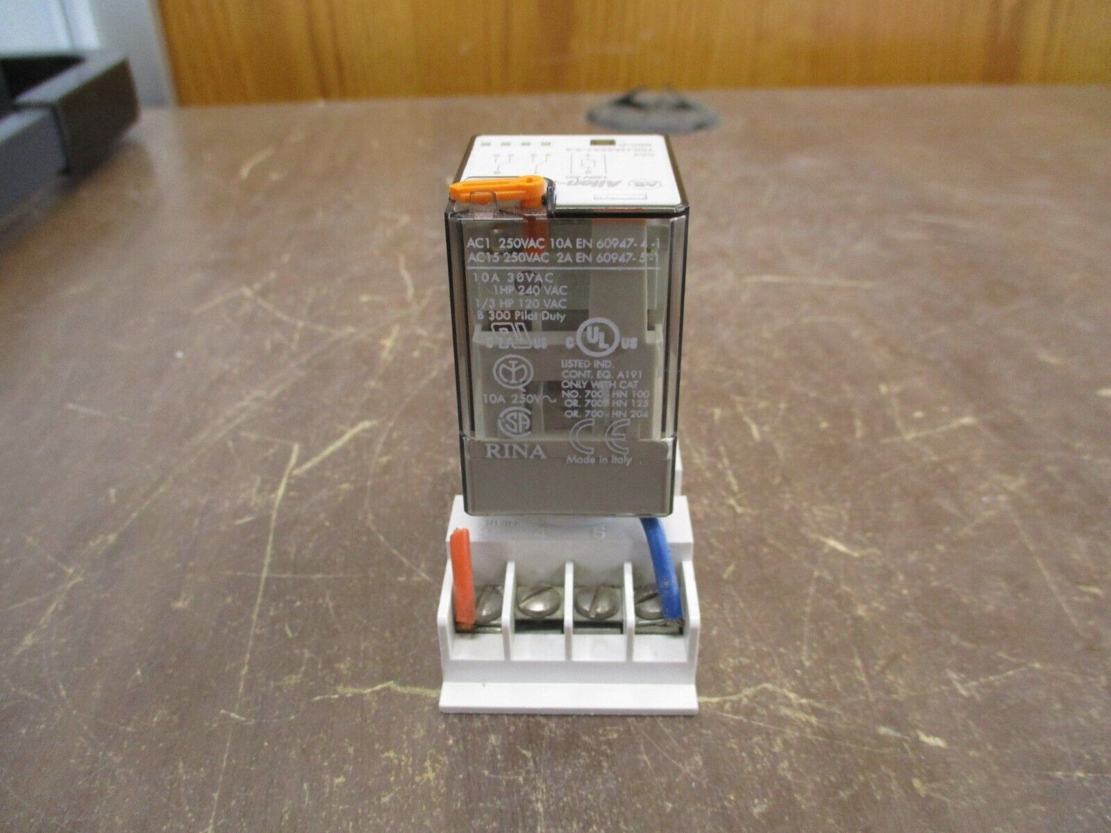 Allen-Bradley Relay 700-HA32A1-3-4 120V Coil w/ Base Used