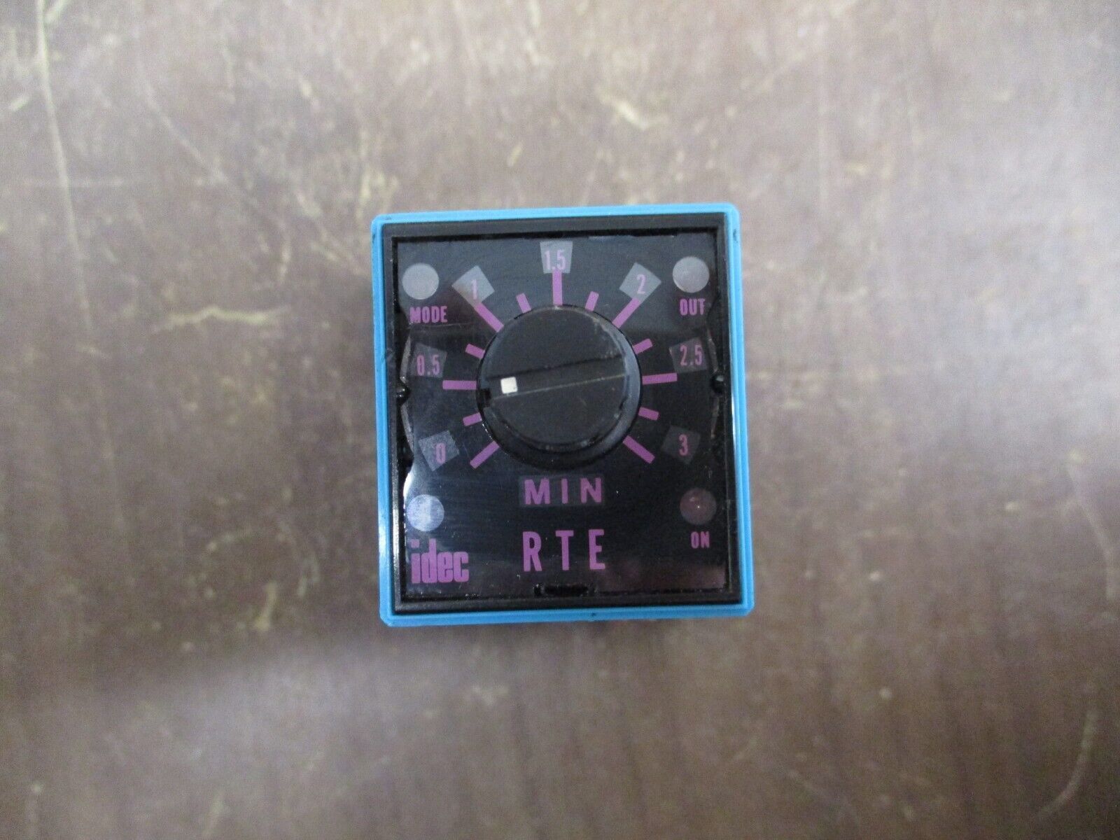 Idec Electronic Timer RTE-P22 120VAC w/ Base Used