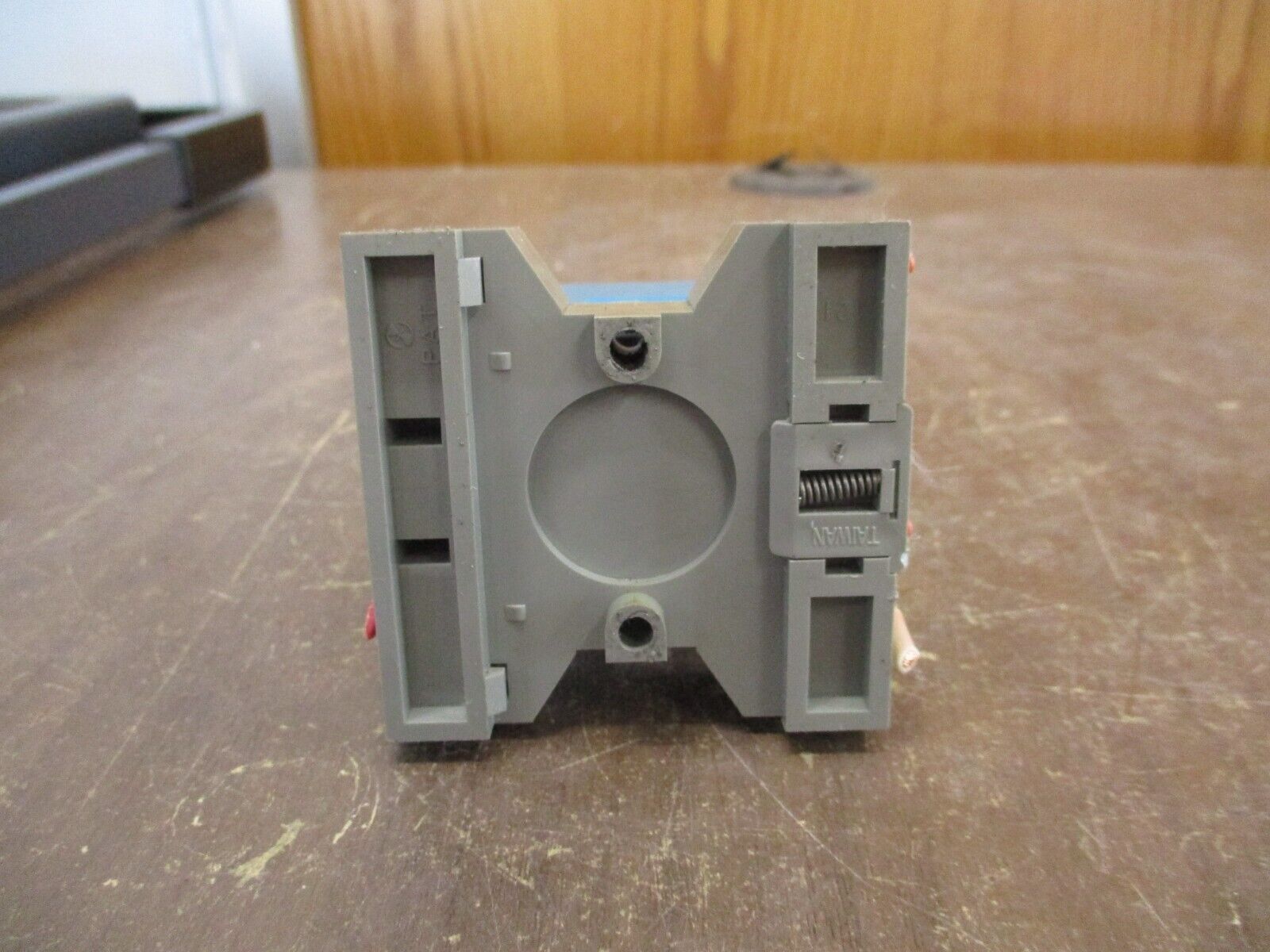 Idec Electronic Timer RTE-P22 120VAC w/ Base Used