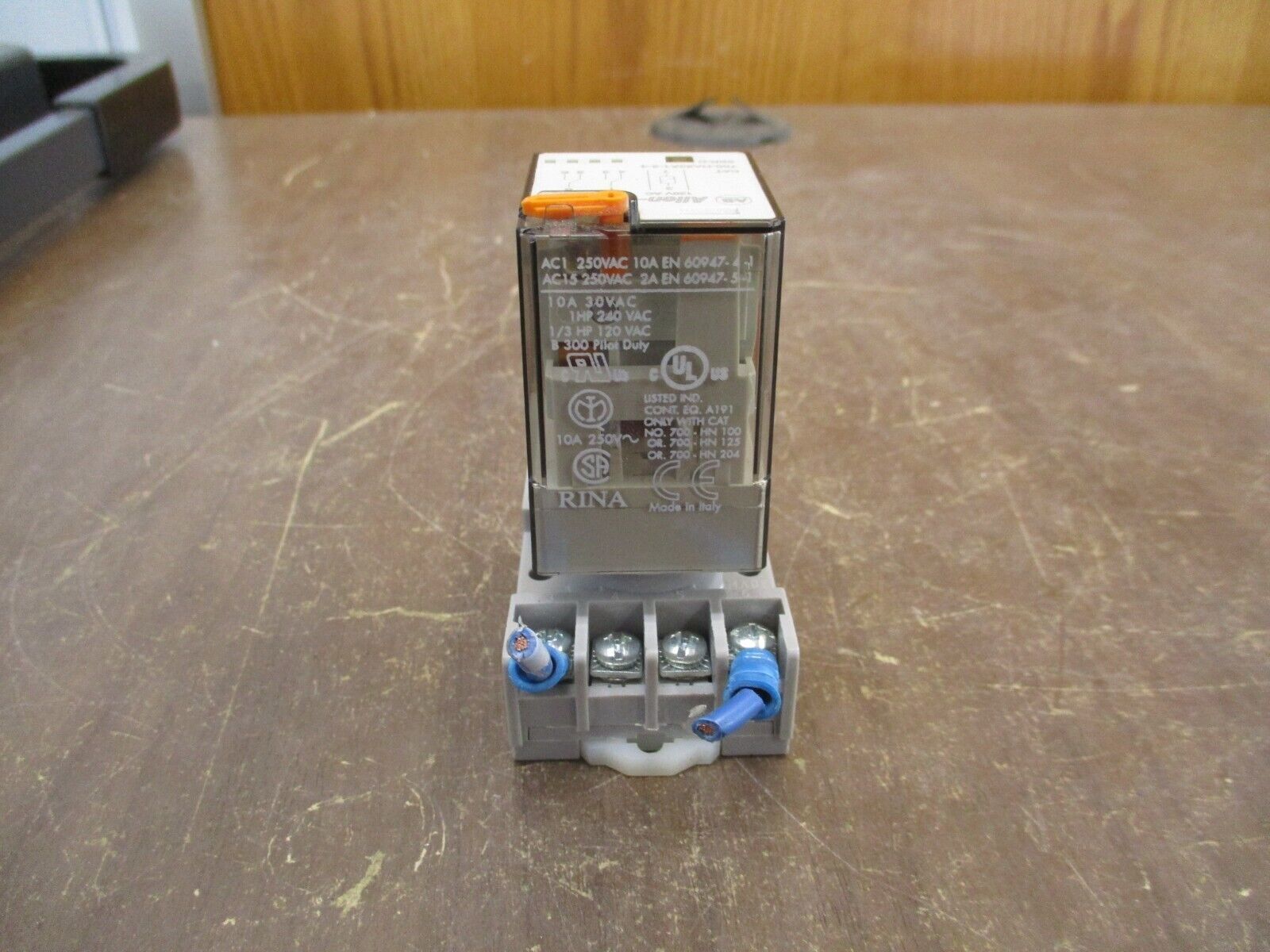 Allen-Bradley Relay 700-HA32A1-3-4 Ser. D 120V Coil w/ Base Used