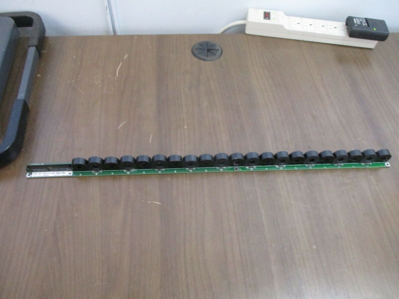 Veris Branch Circuit Current Monitoring Left CT Strip H704-42/1 50A/CT Used