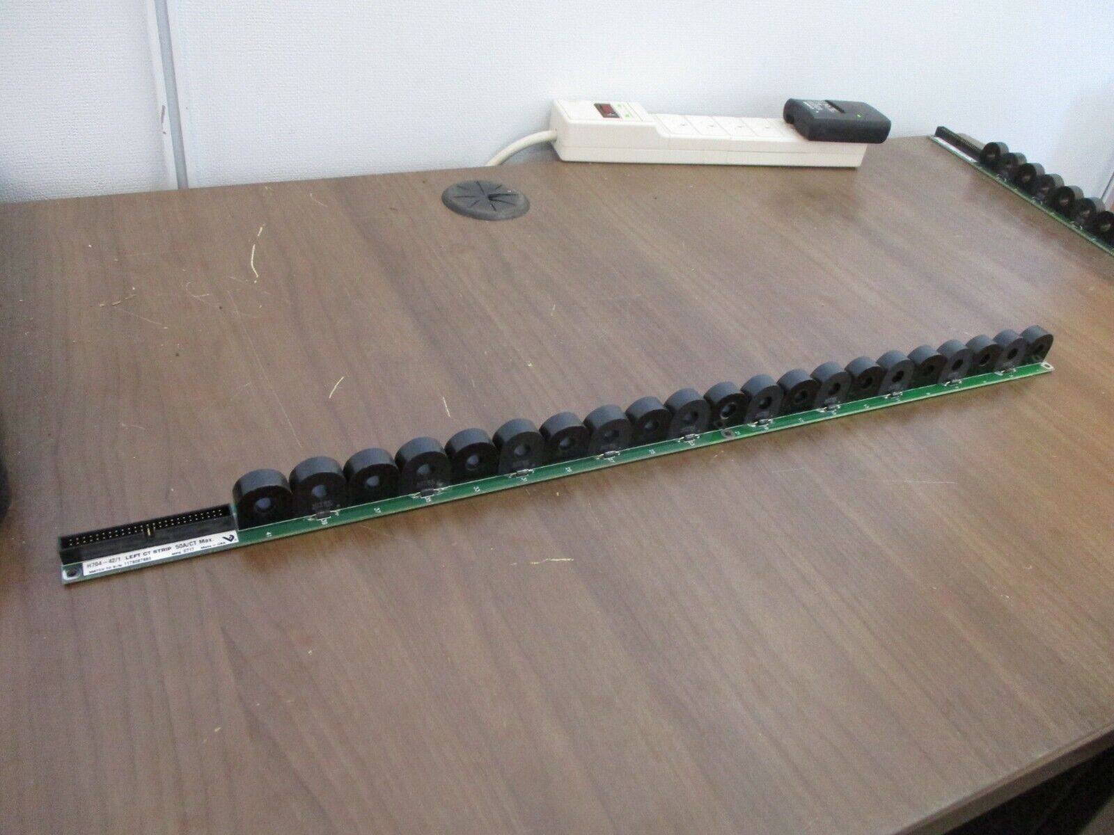Veris Branch Circuit Current Monitoring Left CT Strip H704-42/1 50A/CT Used