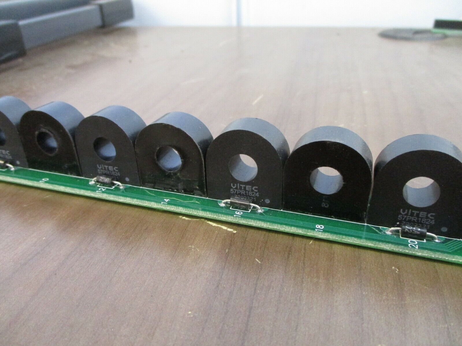 Veris Branch Circuit Current Monitoring Right CT Strip H704-42/1 50A/CT Used