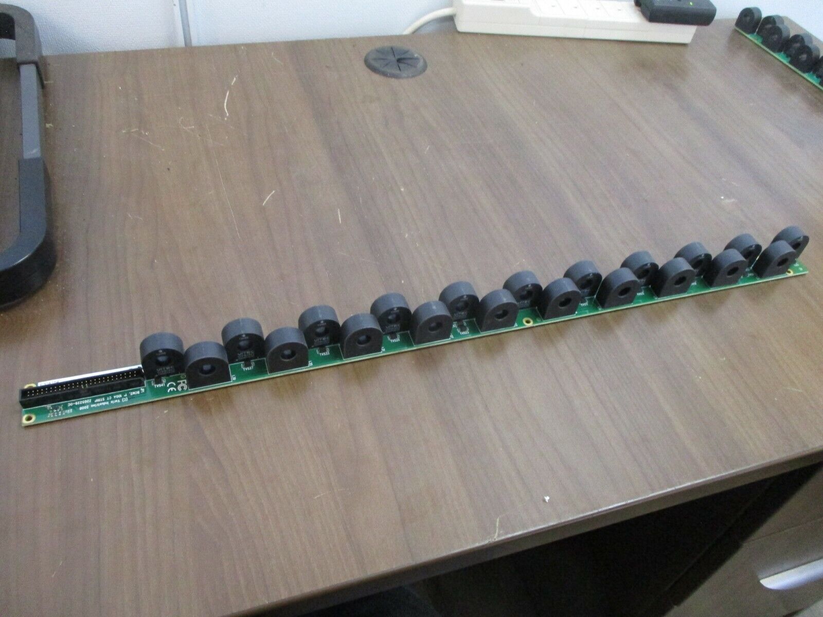 Veris Panel 2B CT Strip E30A184 100A 50/60Hz Used