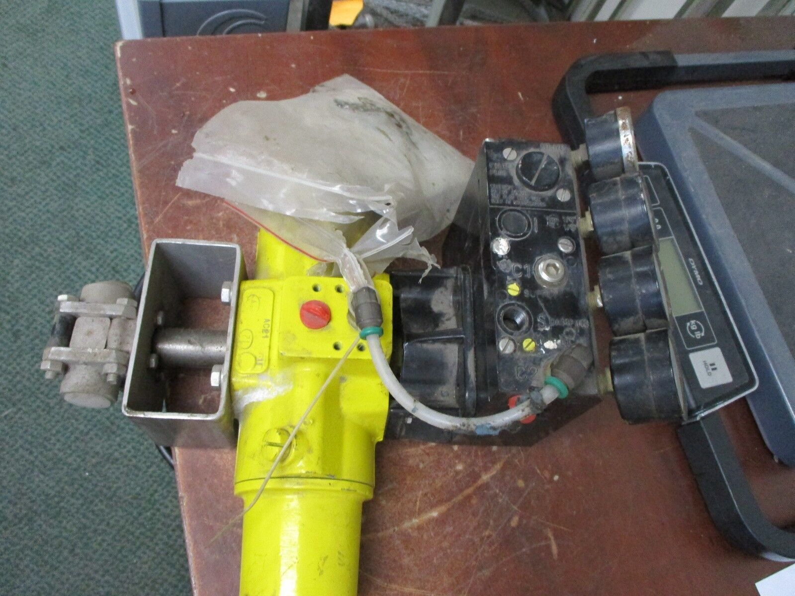 Hytork Hytork-10 Actuator W/ Positioner QA-ISO 9001 120 PSIG Used