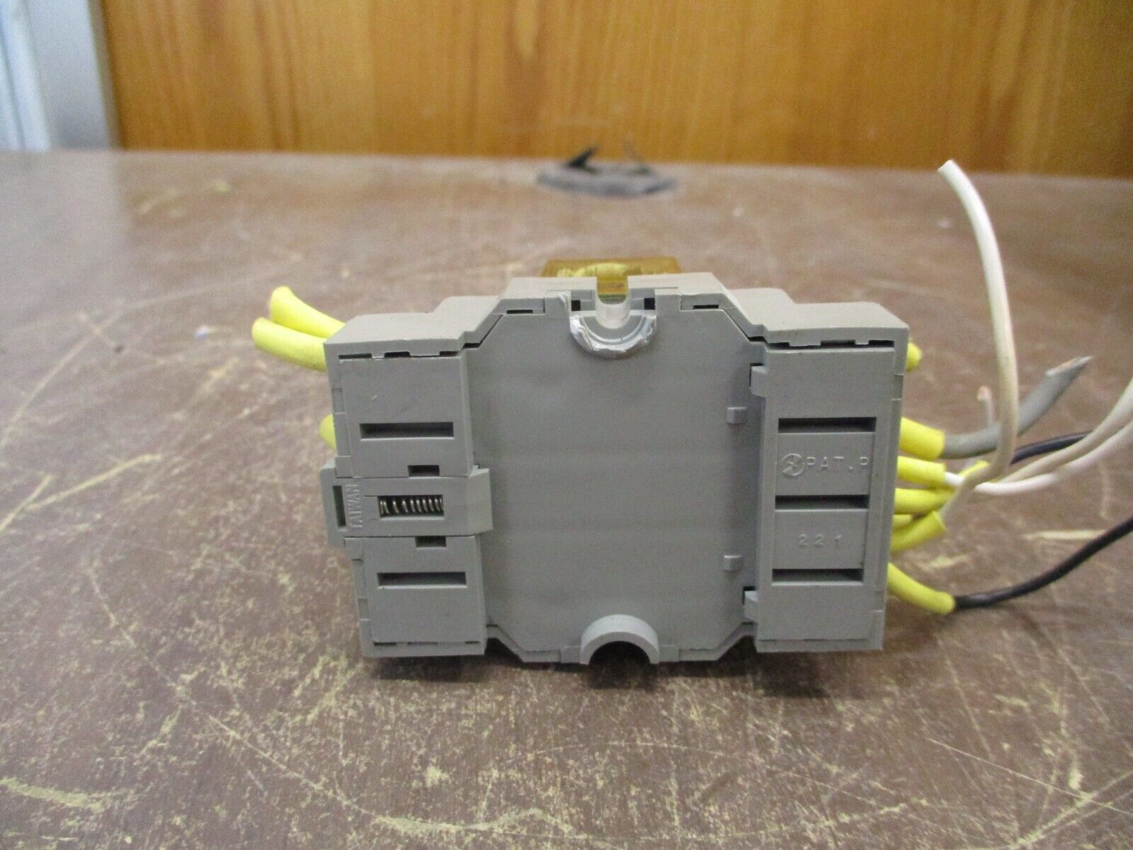 IDEC Relay w/ Base RH4B-ULD 24VDC *Lot of 2* Used