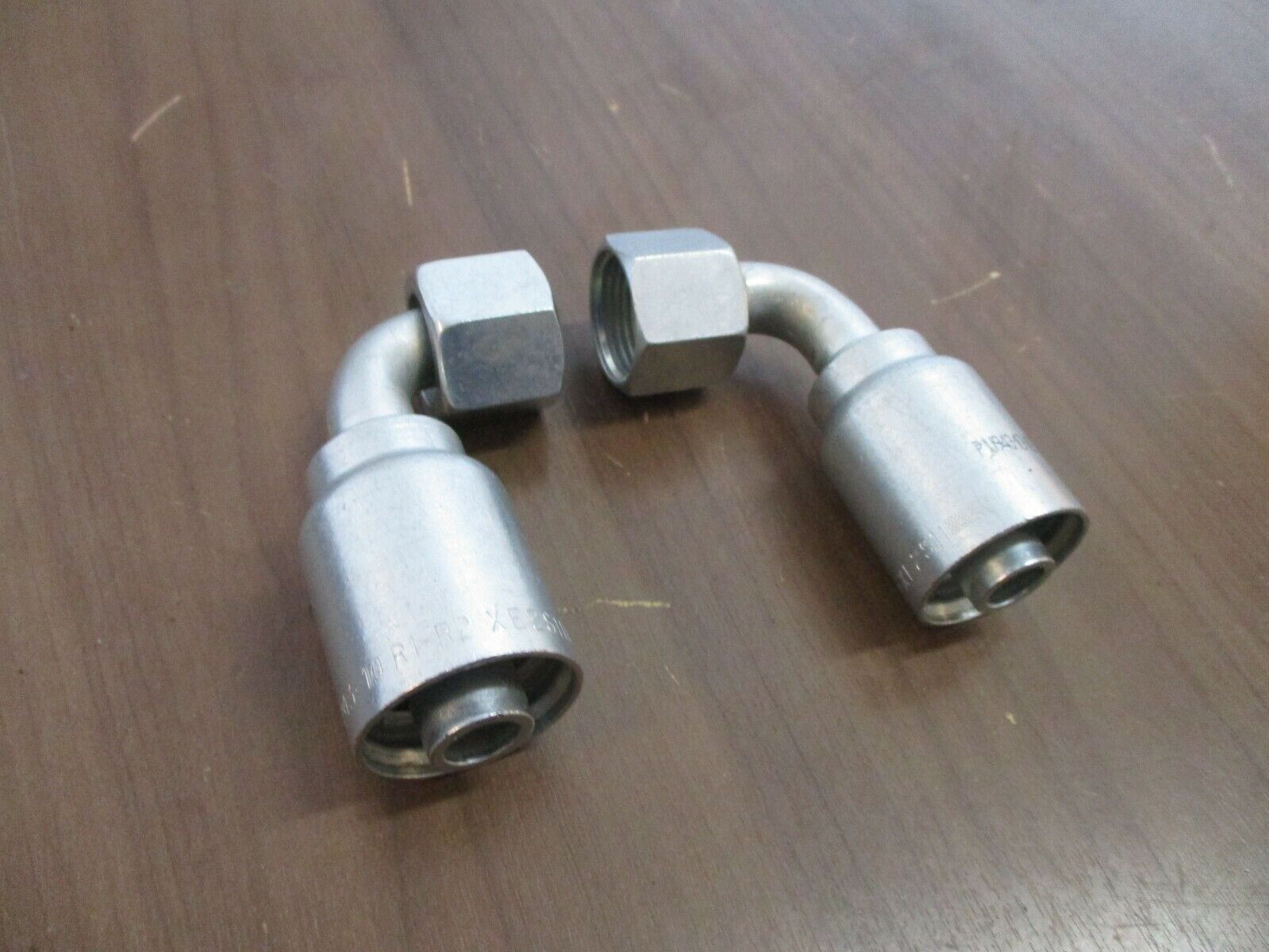 Parker Hydraulic Fitting P43-10 R1-R2 XE2S11 *Lot of 2* *No Box* New Surplus