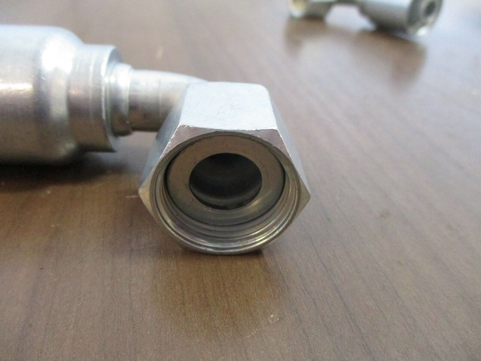 Parker Hydraulic Fitting P43-10 R1-R2 XE2S11 *Lot of 2* *No Box* New Surplus