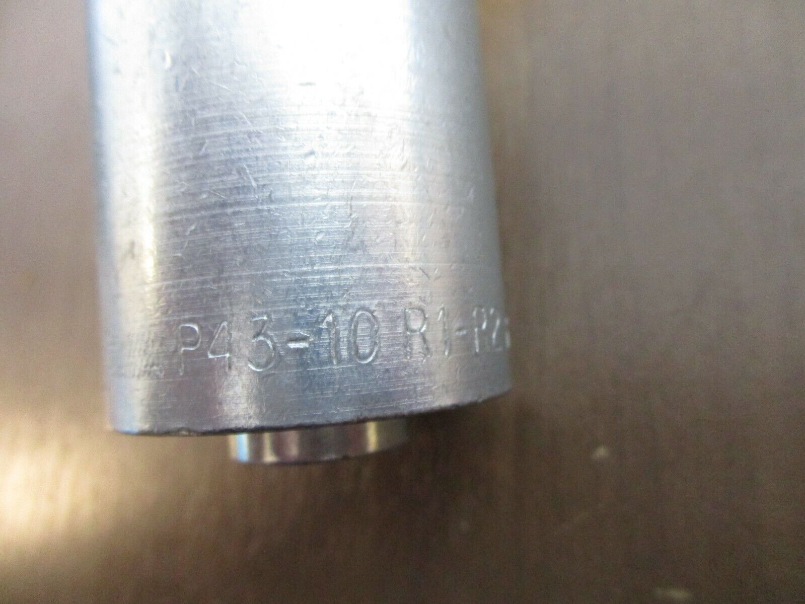 Parker Hydraulic Fitting P43-10 R1-R2 XE2S11 *Lot of 2* *No Box* New Surplus