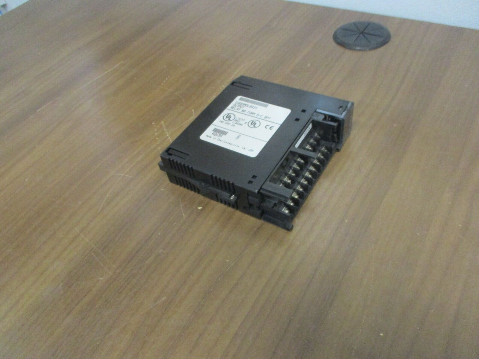 GE Fanuc Relay Output Module IC693MDL931D 8A 8PT Form B-C Missing Terminal Cover