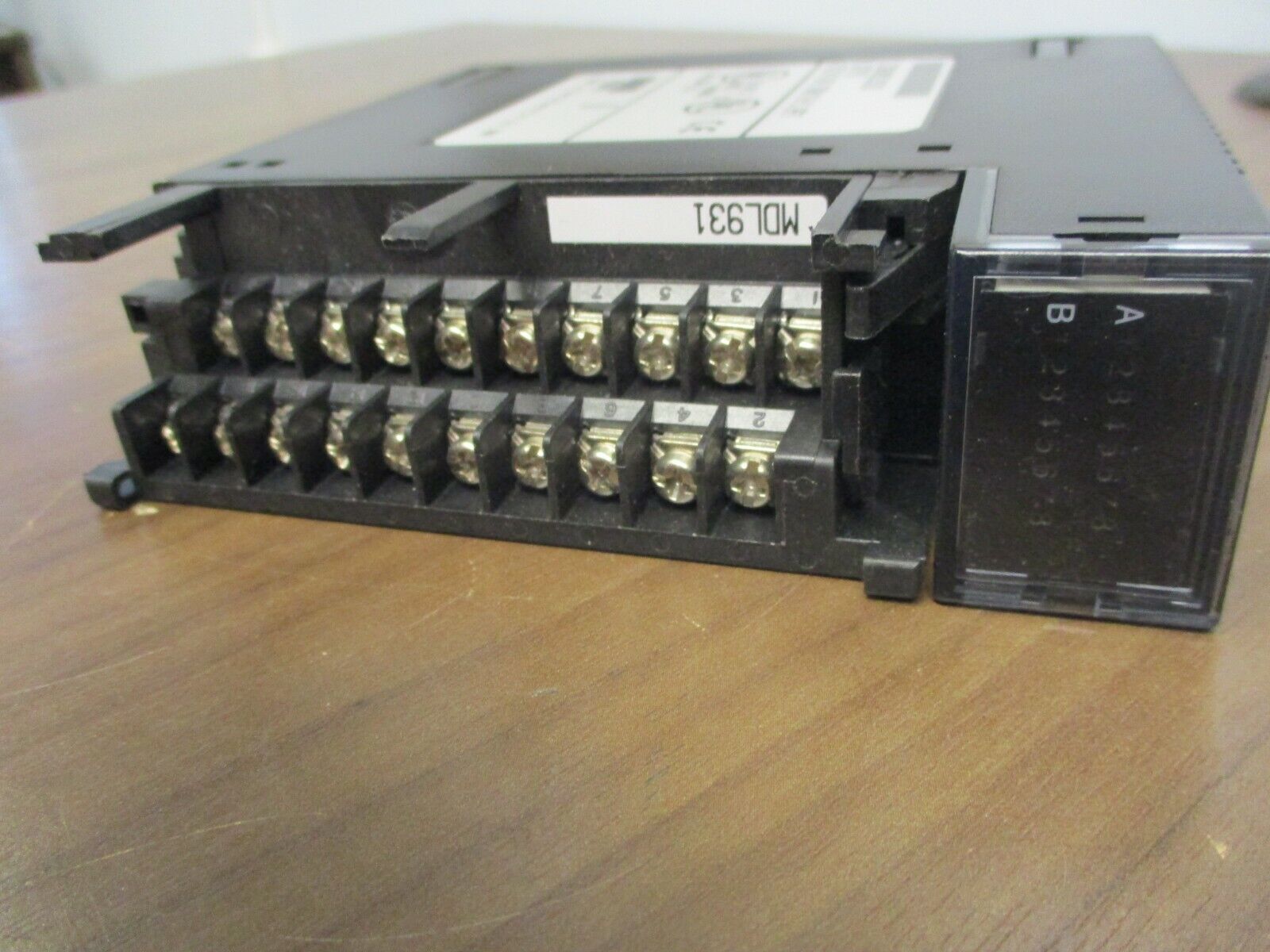 GE Fanuc Relay Output Module IC693MDL931D 8A 8PT Form B-C Missing Terminal Cover