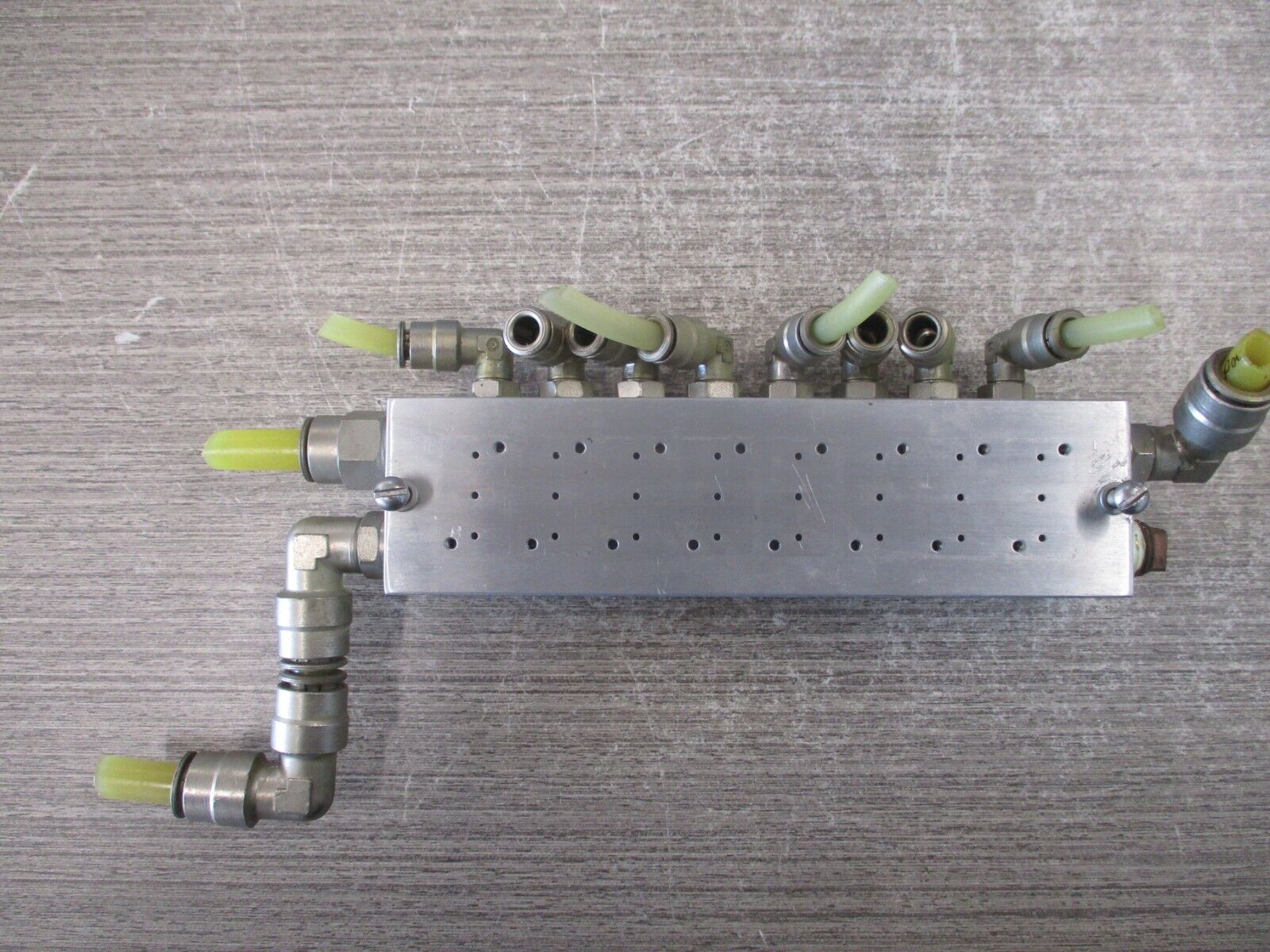 Burkert Manifold 375-C-1/16-8-PL-MAN 8-Position 100 PSI Used