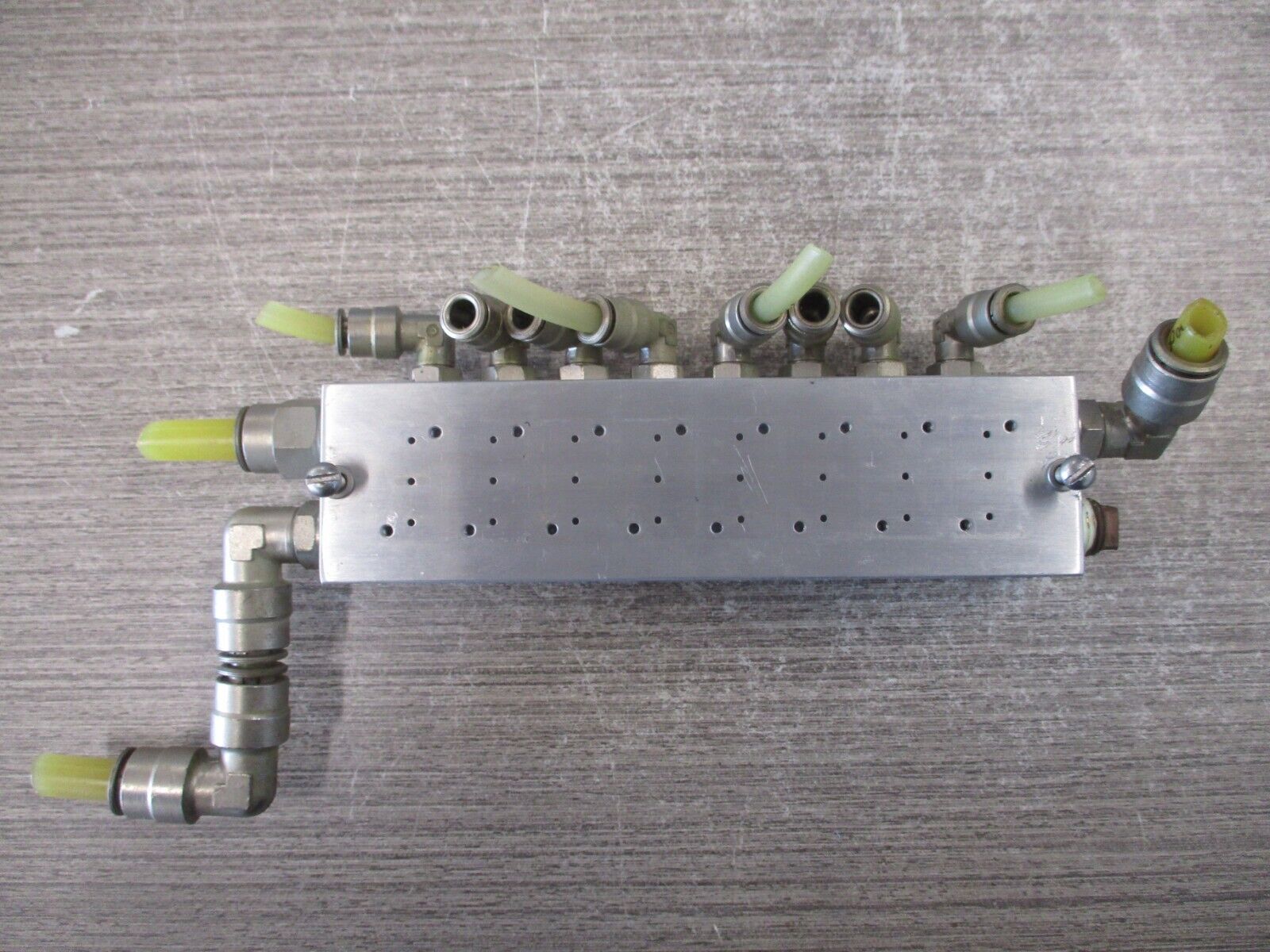 Burkert Manifold 375-C-1/16-8-PL-MAN 8-Position 100 PSI Used