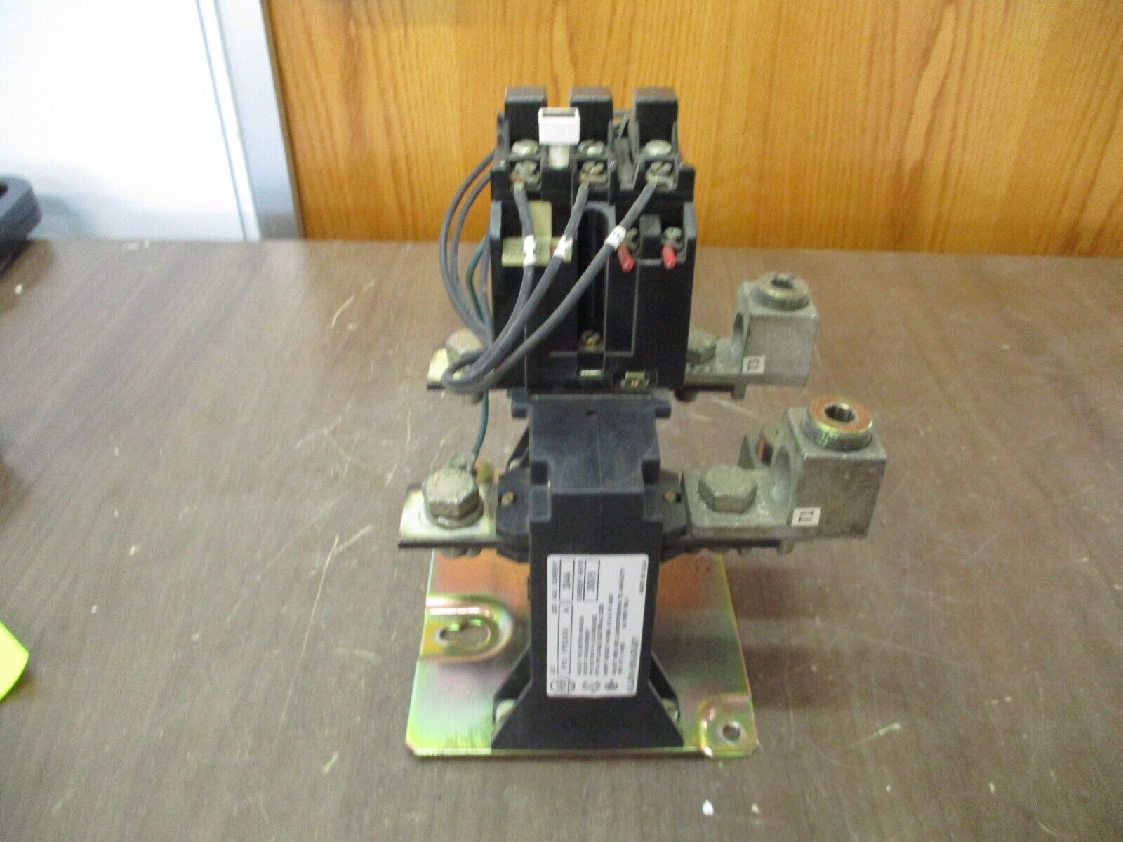 Allen-Bradley Overload Relay 592-TPD300 Ser. A 304A Max Ratio 300:5A 600V Used