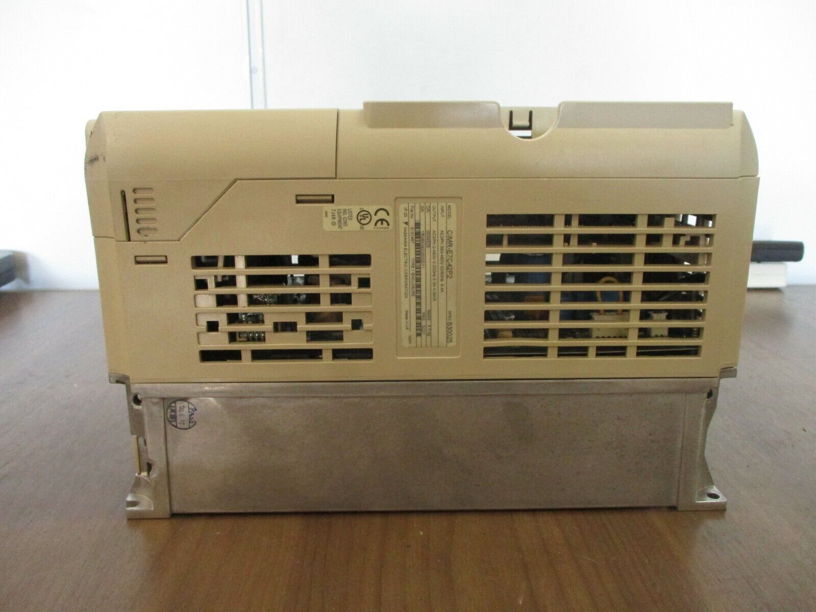 Yaskawa Varispeed E7 AC Drive CIMR-E7C4P2 3HP 3Ph *No Keypad* Used