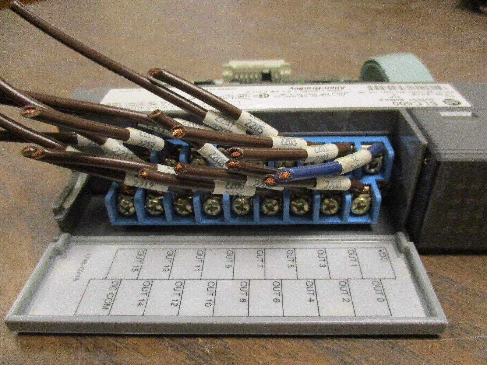 Allen-Bradley SLC500 Output Module 1746-OV16 Ser C 10-50VDC Output Used
