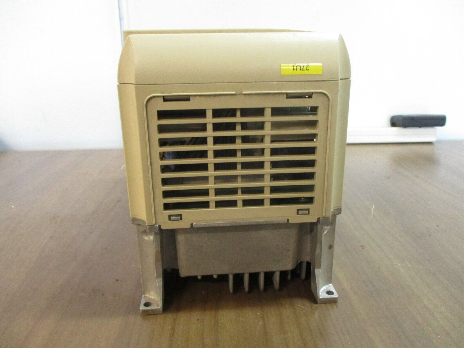 Yaskawa Varispeed E7 AC Drive CIMR-E7C42P2 3HP 3Ph w/ Keypad Used
