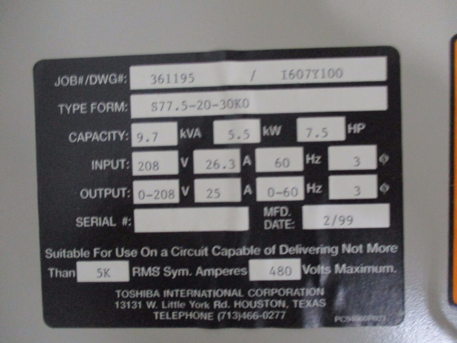 Toshiba Enclosed AC Drive w/ Disconnect 577.7-20-30K0 7.5HP Used