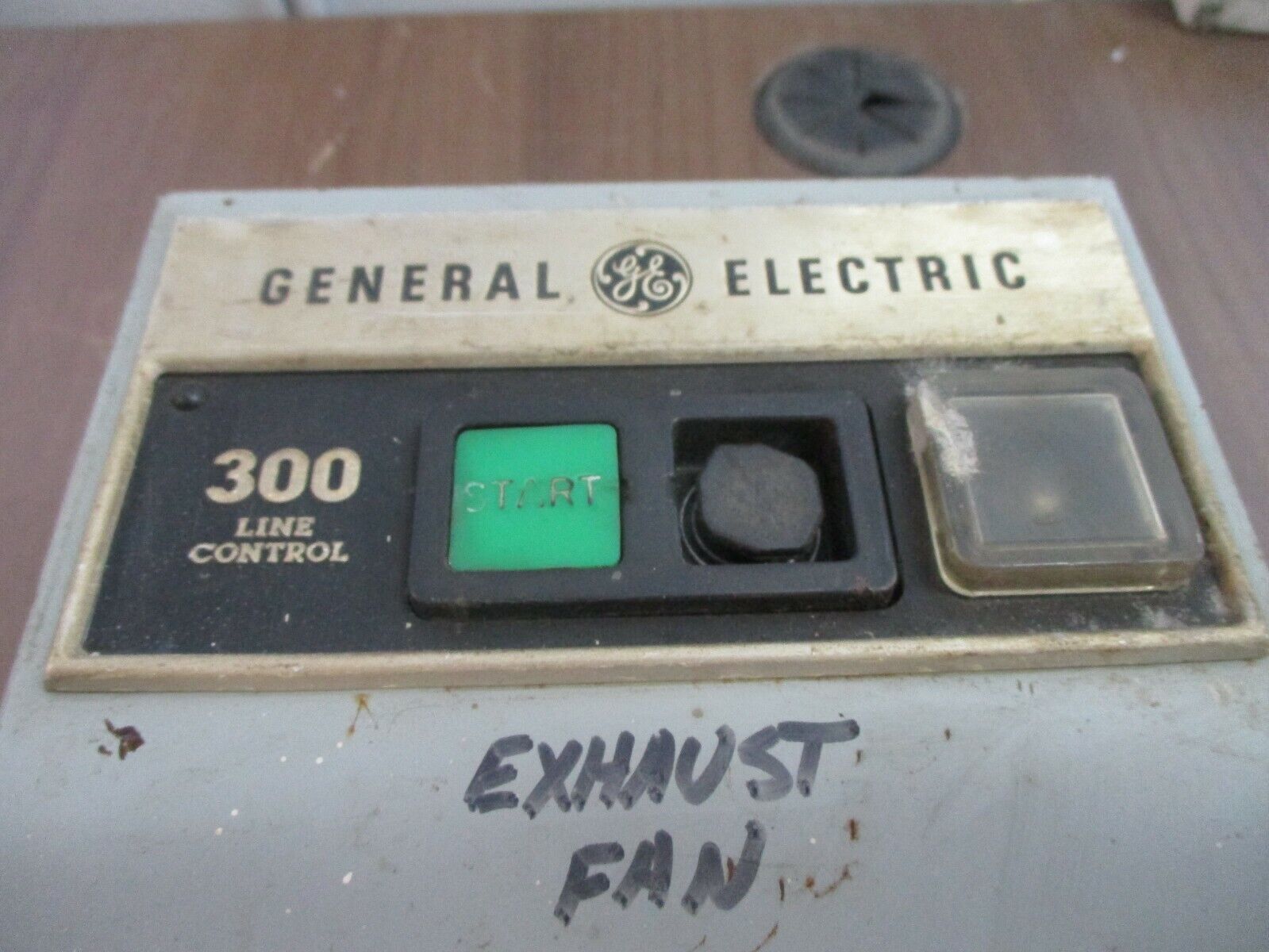 GE Enclosed Size 00 Starter CR306A1** 115-120V Coil 9A 600VAC Type 1 Enclosure