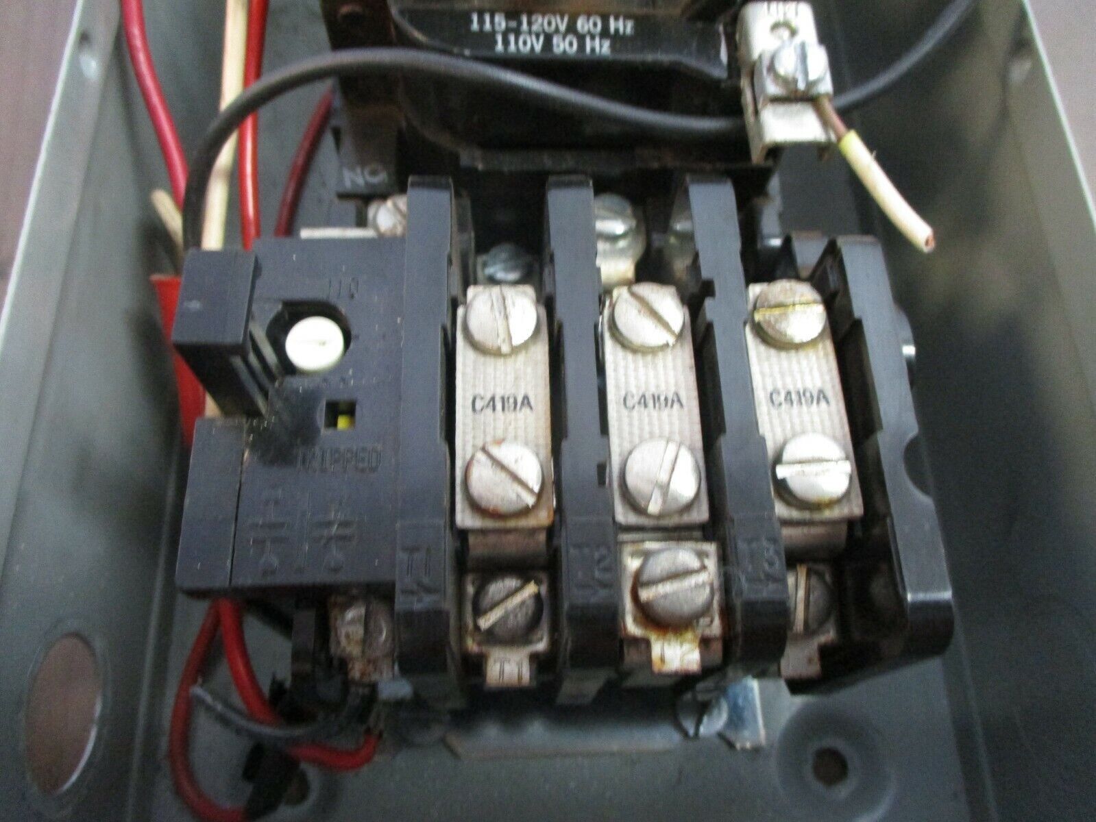 GE Enclosed Size 00 Starter CR306A1** 115-120V Coil 9A 600VAC Type 1 Enclosure