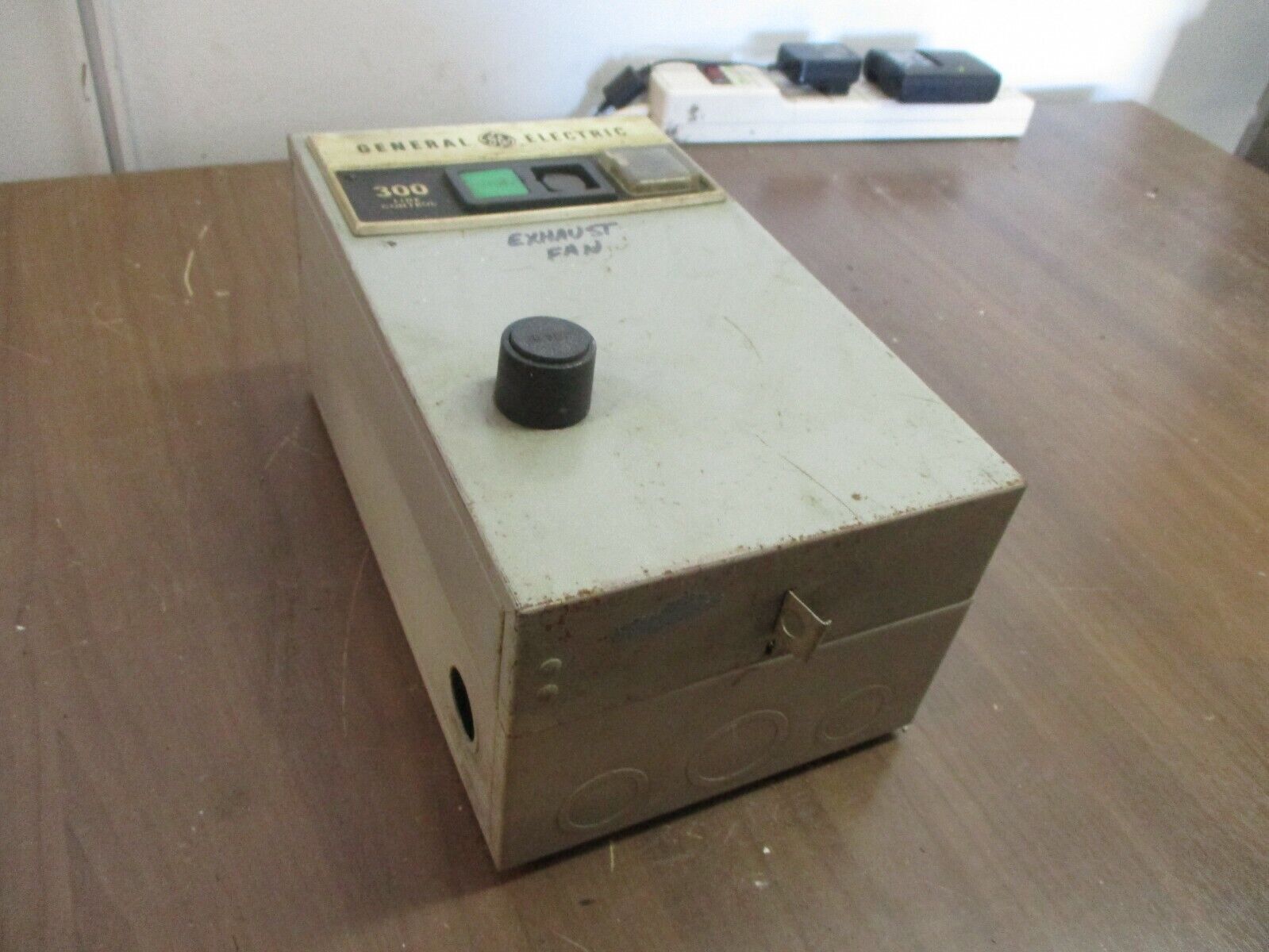 GE Enclosed Size 00 Starter CR306A1** 115-120V Coil 9A 600VAC Type 1 Enclosure