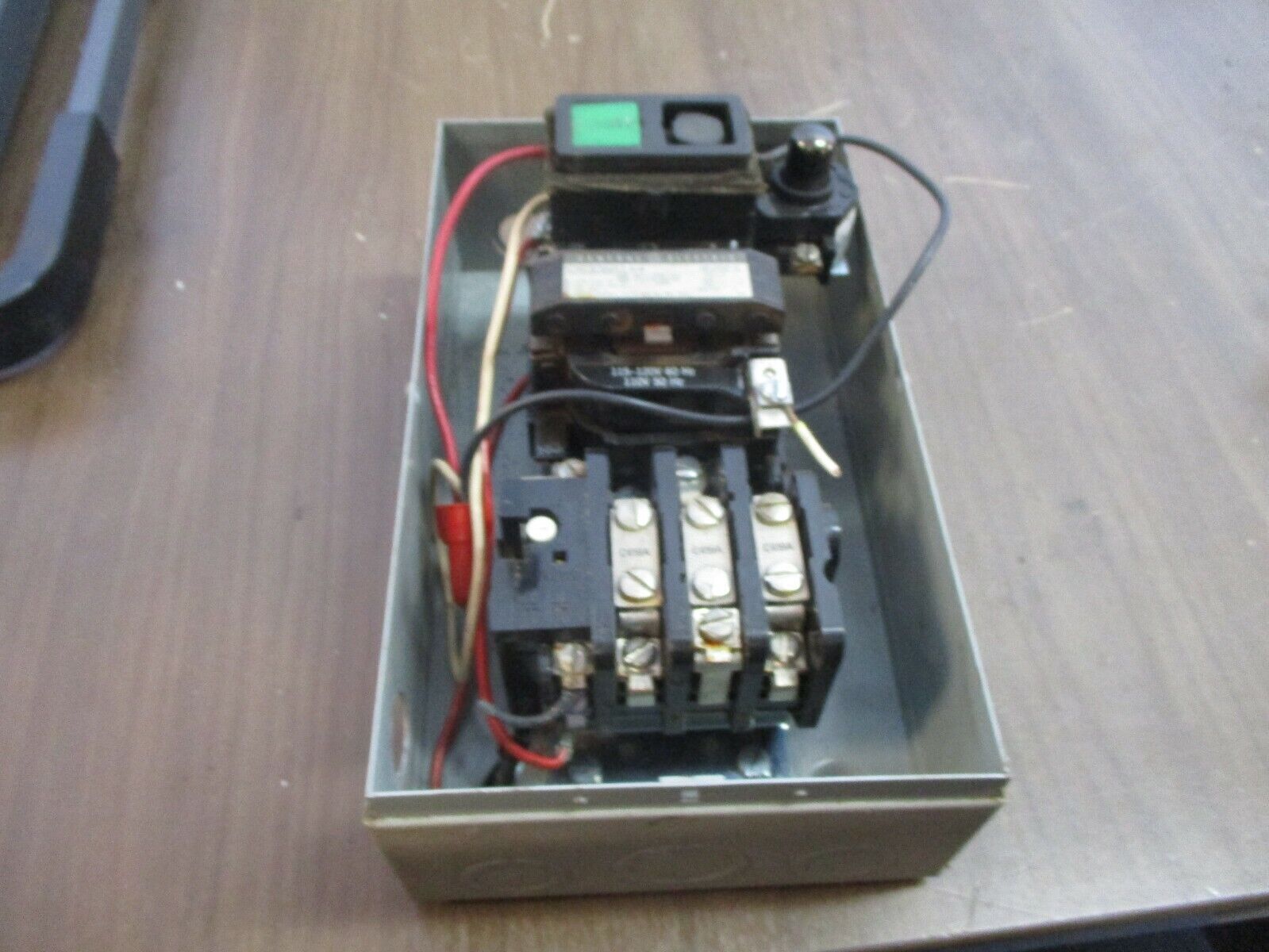 GE Enclosed Size 00 Starter CR306A1** 115-120V Coil 9A 600VAC Type 1 Enclosure