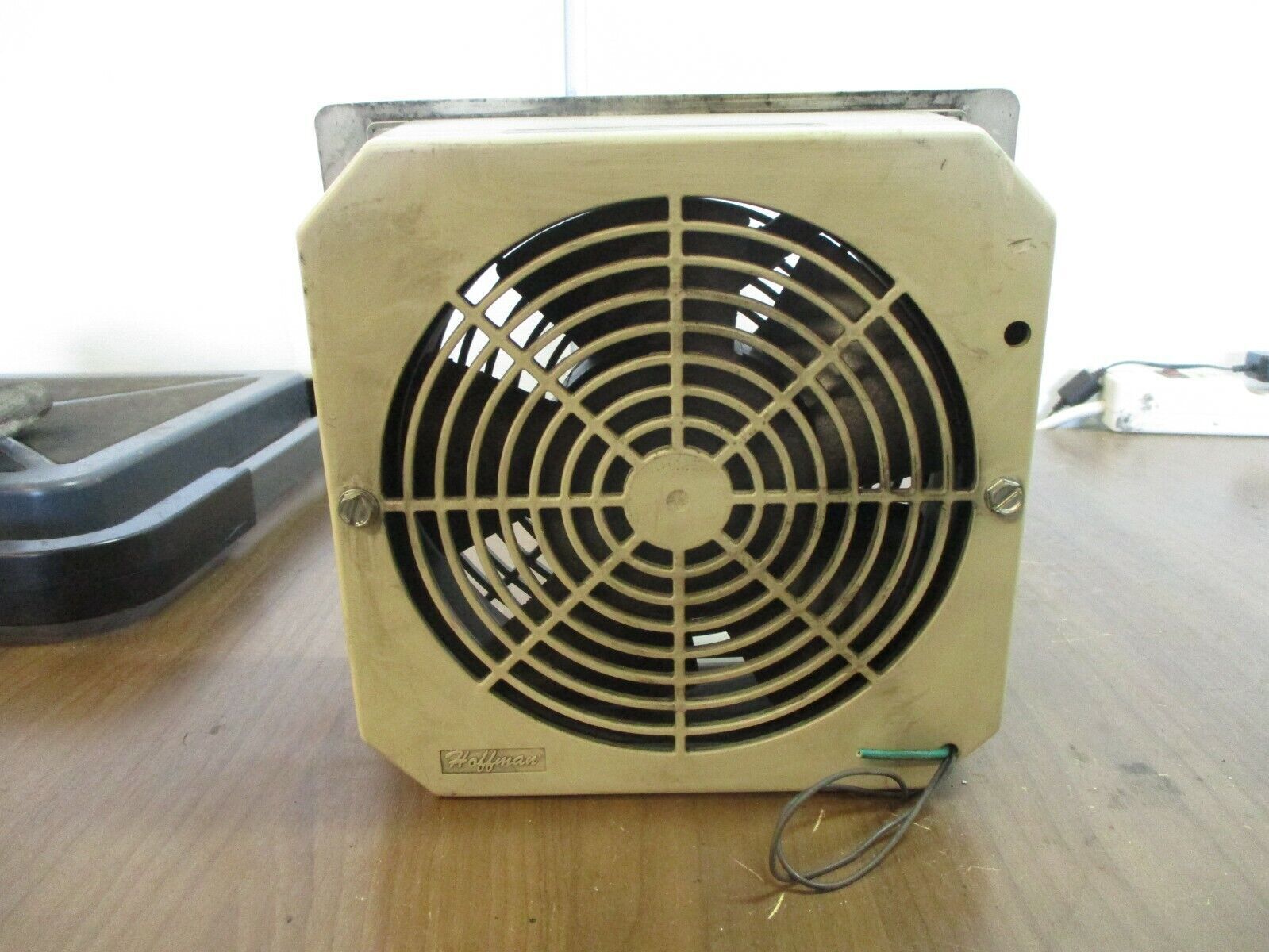 Hoffman Cooling Fan Package TFP61 115VAC 0.36A 50/60Hz *No Cover* Used