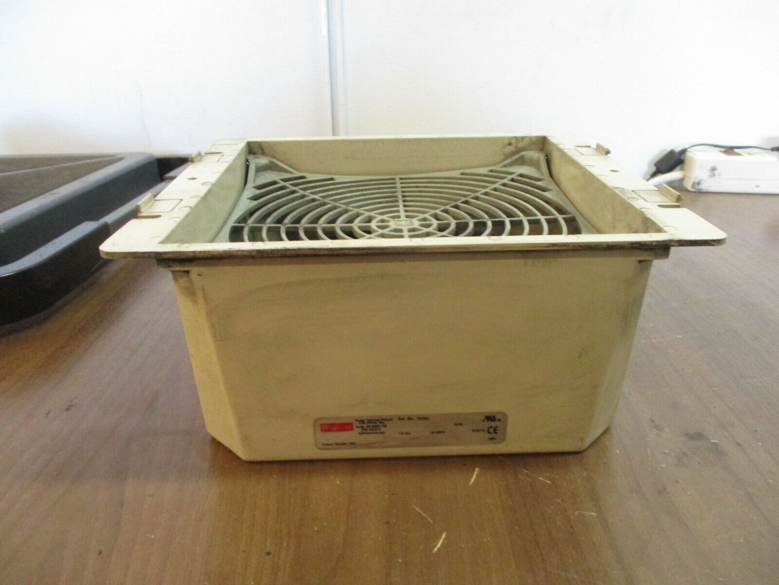 Hoffman Cooling Fan Package TFP61 115VAC 0.36A 50/60Hz *No Cover* Used