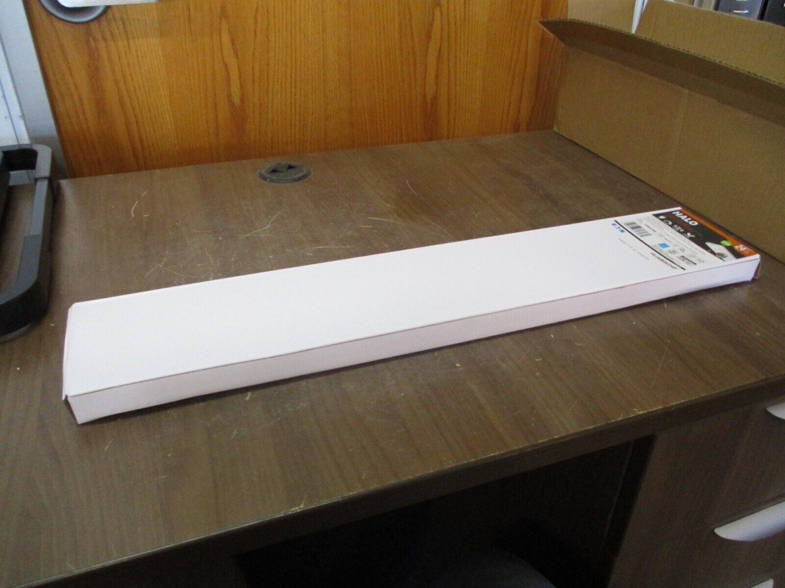 Eaton Halo Undercabinet LED Light HU30BSC24P 24" Selectable CCT White *Box of 4*