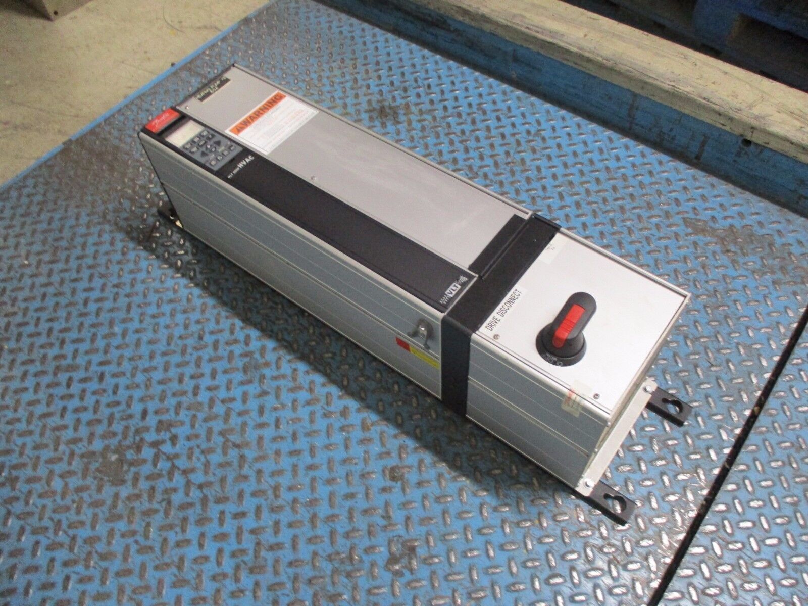 Danfoss VLT 6016 AC Drive w/ Disconnect 175Z7361 15HP Used