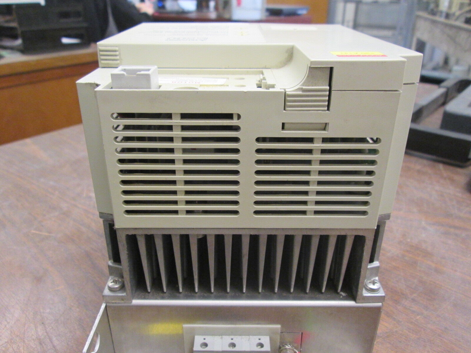 Mitsubishi E500 AC Drive w/ RFI Filter FR-E540-075K-EC 0.75KW 3Ph Used