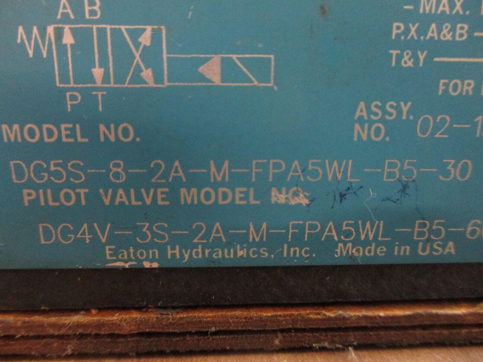 Vickers Directional Control Valve DG5S-8-2A-M-FPA5WL-B5-30 P, X, A, B: 3000PSI