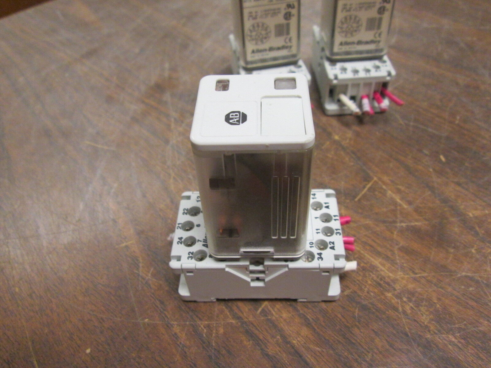 Allen-Bradley Relay w/ Base 700-HA33A1 120VAC 10A *Lot of 3* Used