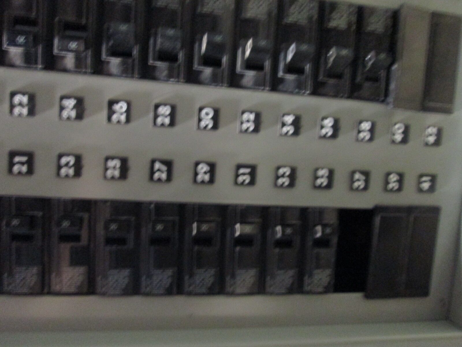 Siemens Main Lug Circuit Breaker Panel BG42ML4100STM 100A Max 208Y/120V 3Ph 4W