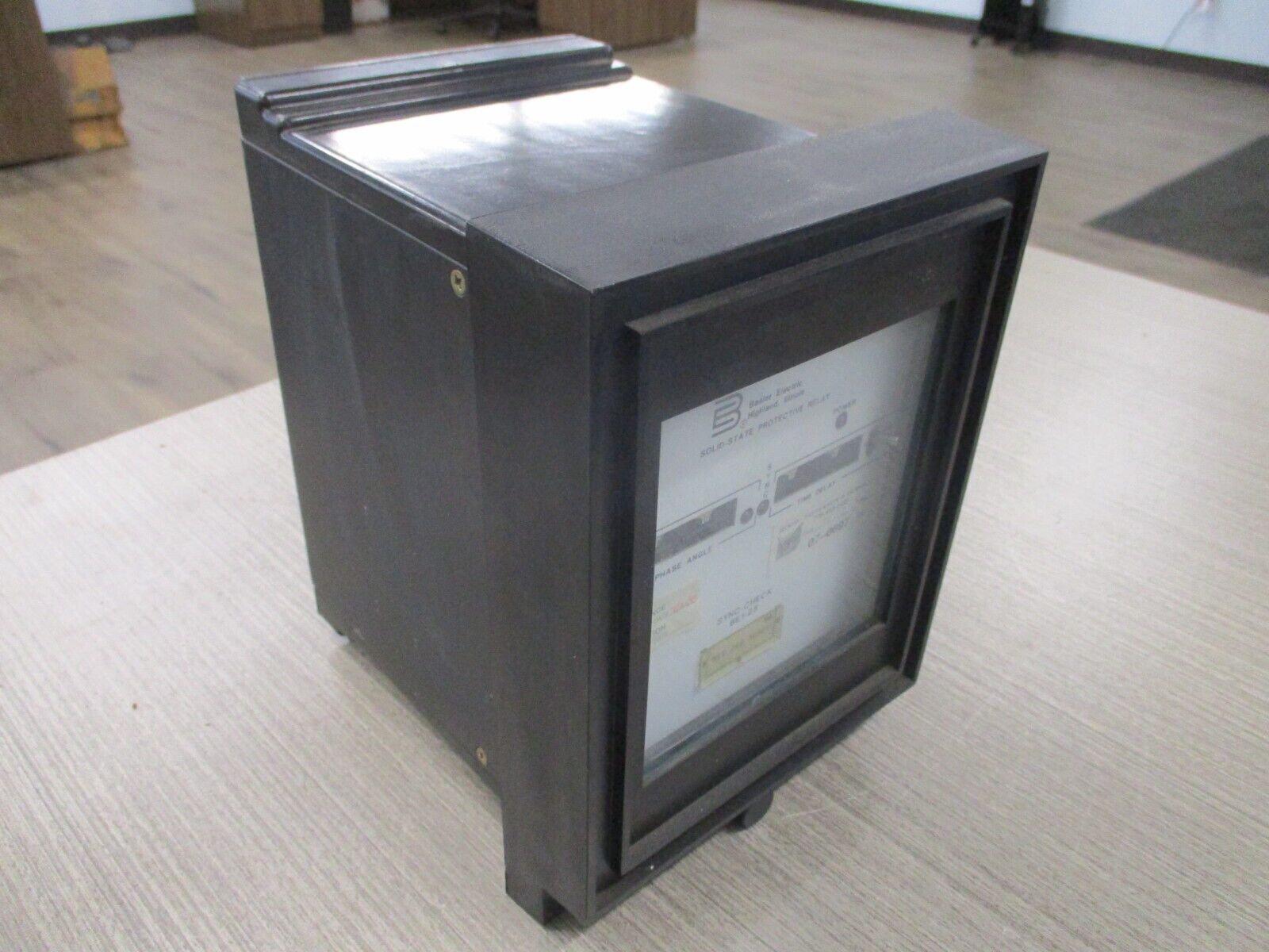 Basler Electric BEI-25-Sync-Check Relay M1E A6R N4N0F Used