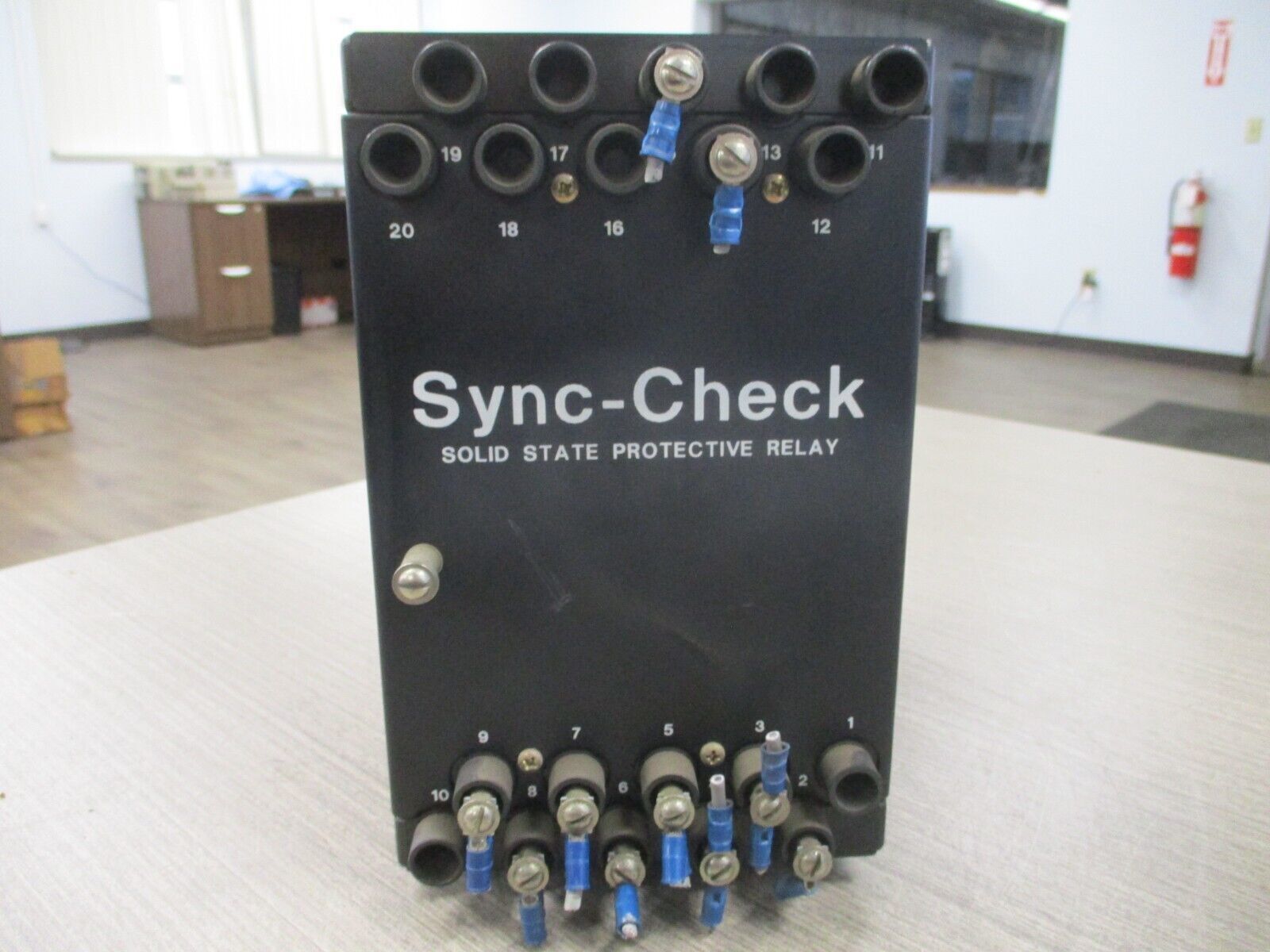Basler Electric BEI-25-Sync-Check Relay M1E A6R N4N0F Used