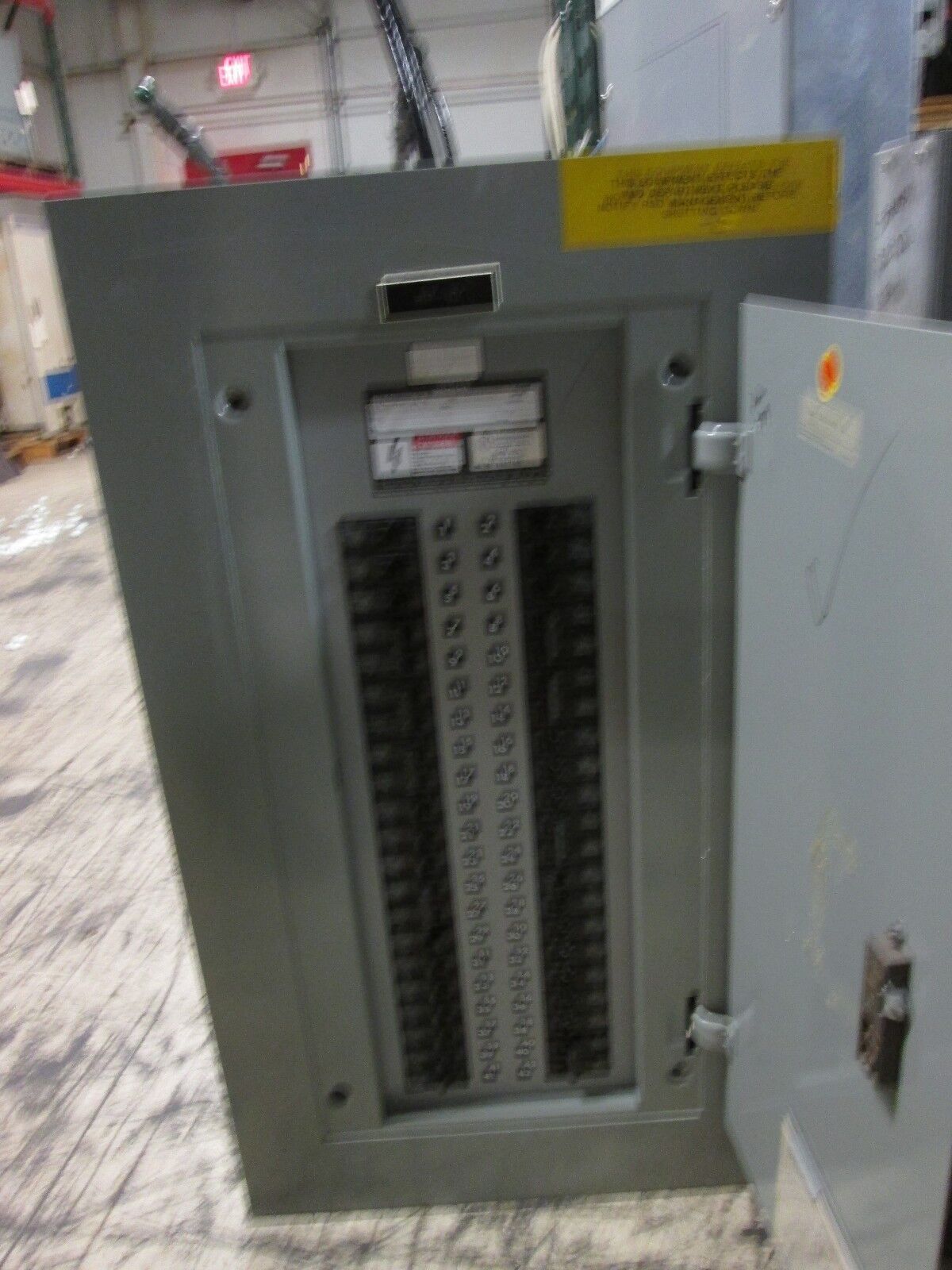 Siemens Main Lug Circuit Breaker Panel BG42ML4100STM 208Y/120V 100A 3Ph 4W Used