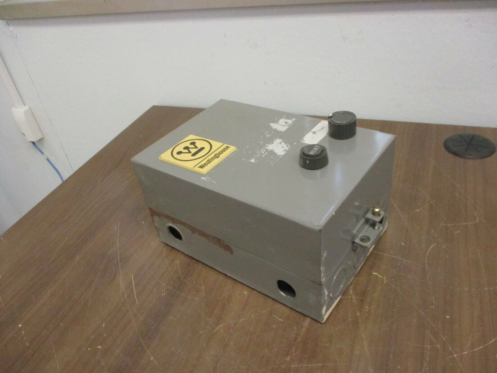Westinghouse Enclosed Size 00 Starter A200SACB 208/220V Coil 3Ph 3P Used