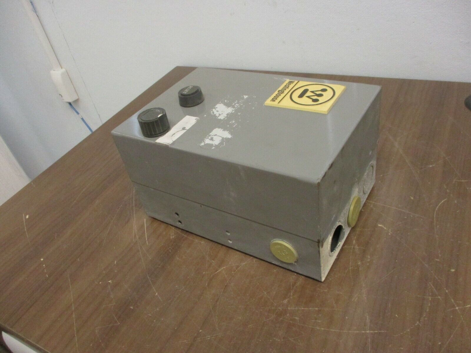 Westinghouse Enclosed Size 00 Starter A200SACB 208/220V Coil 3Ph 3P Used