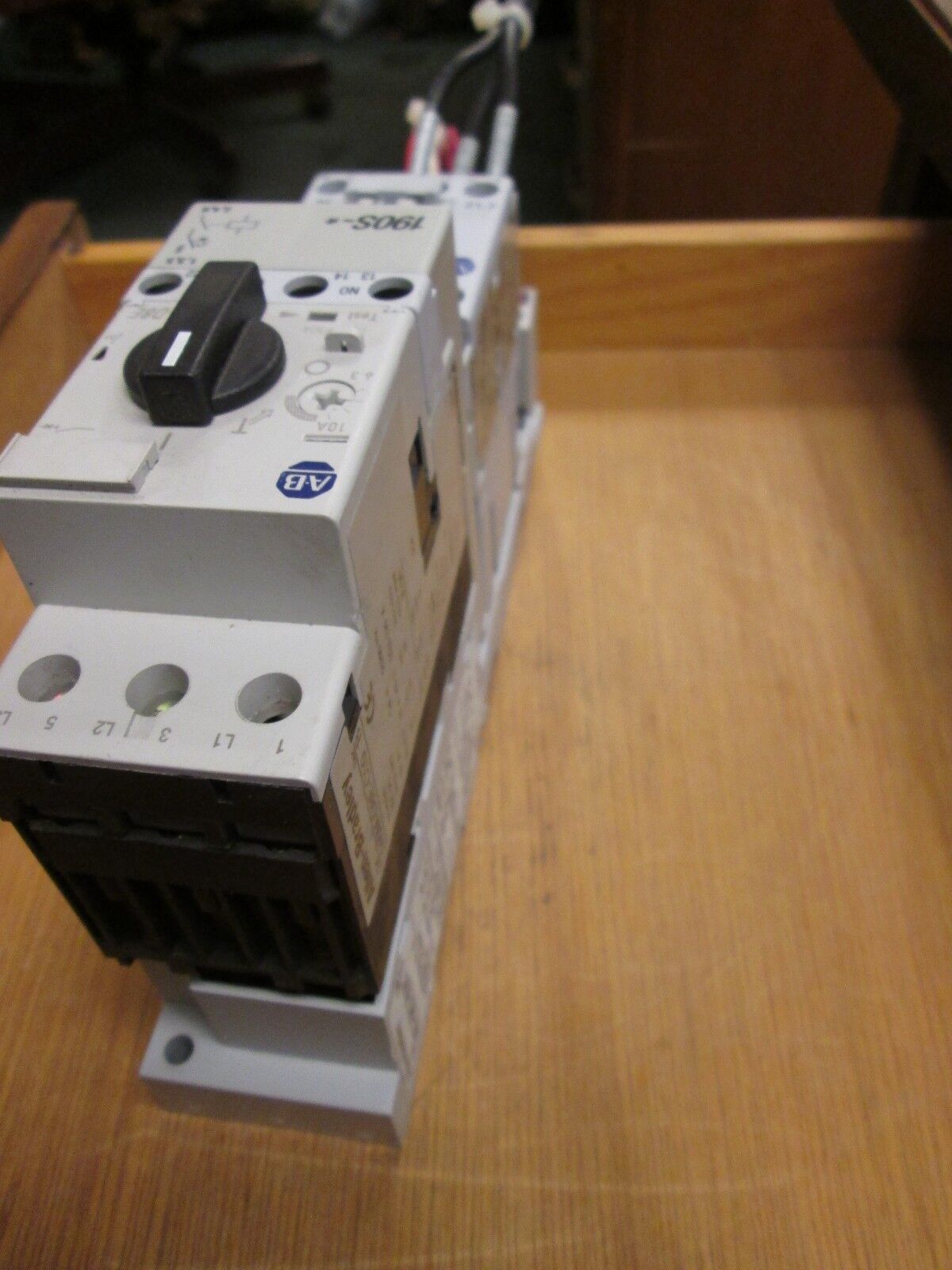 Allen-Bradley Compact Starter 190S-BND2-DC10C Range 6.3-10A 120V Coil Used
