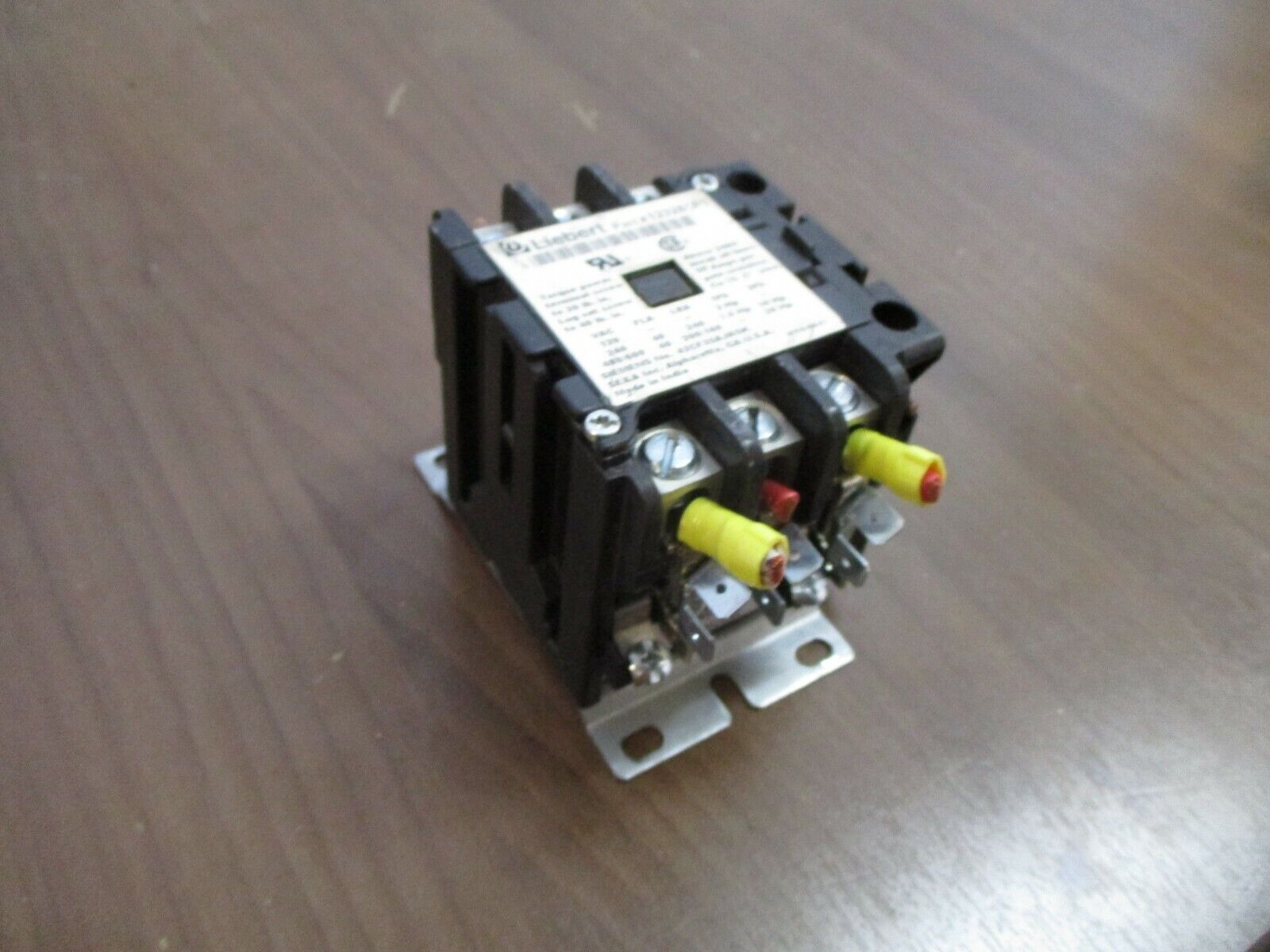 Liebert Contactor 123281P1 24V Coil 40A 600V w/ Aux Contact Used