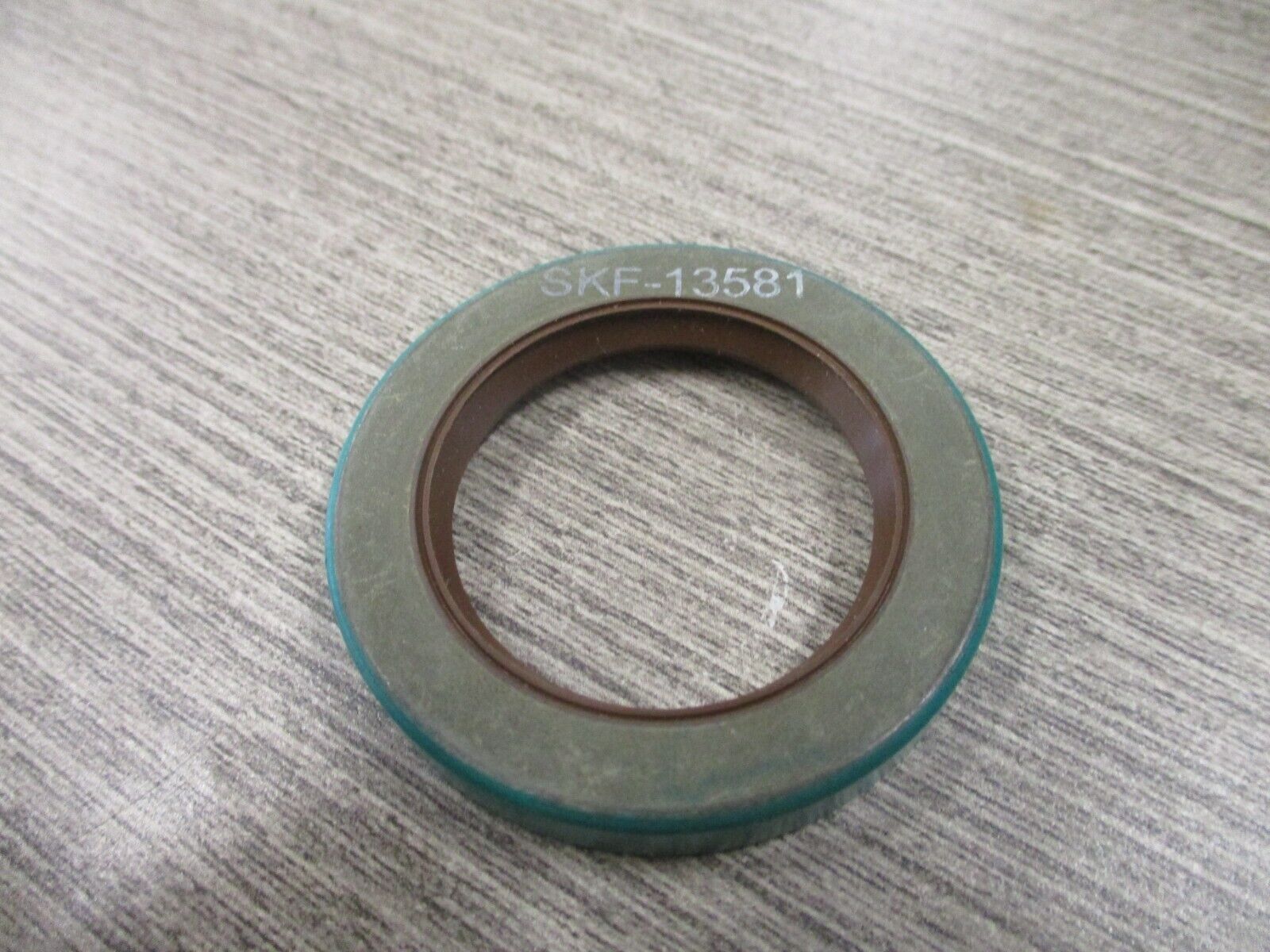 SKF Oil Seal 13581 New Surplus